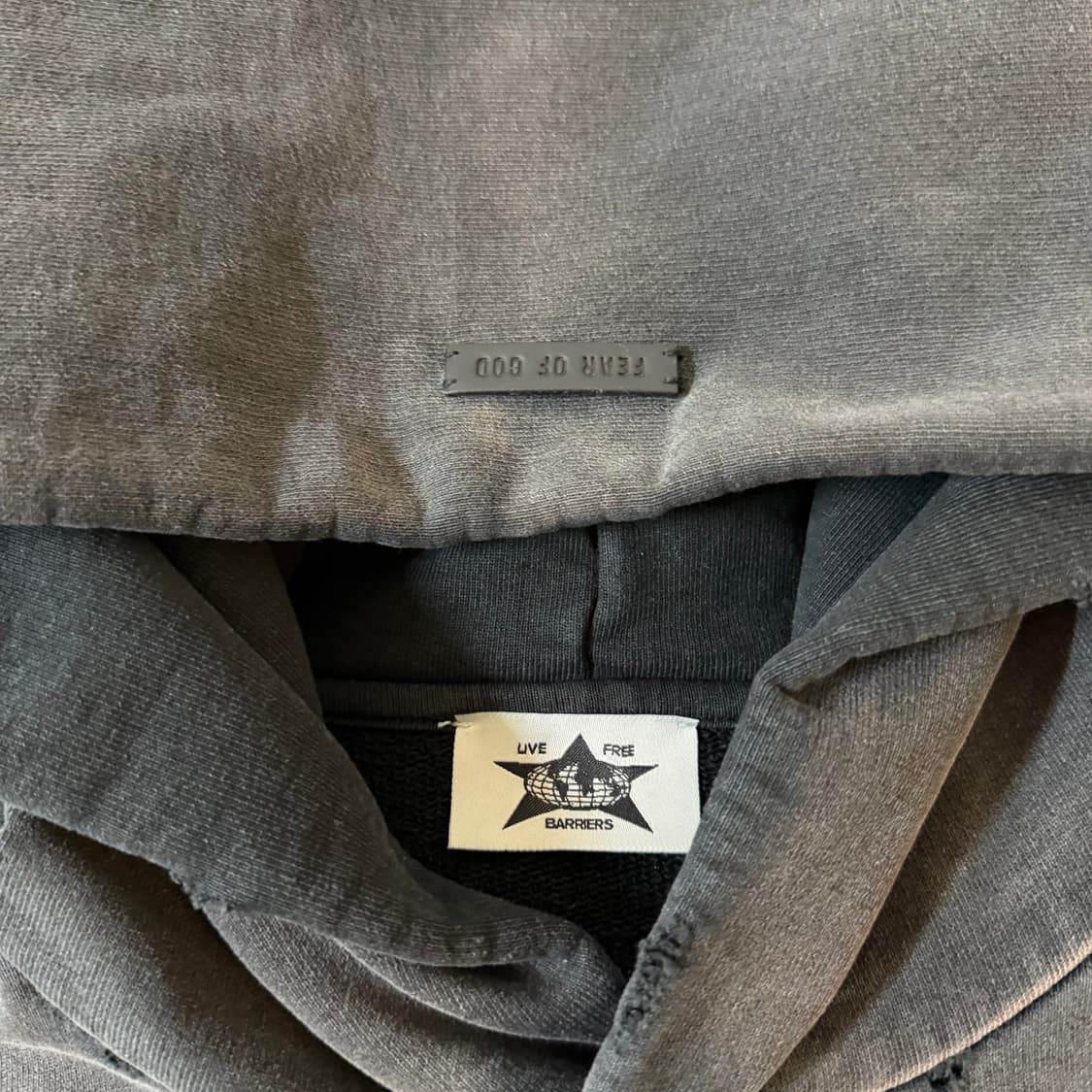 [L] 피어오브갓 x 배리어스 후드티 블랙 상품이미지2