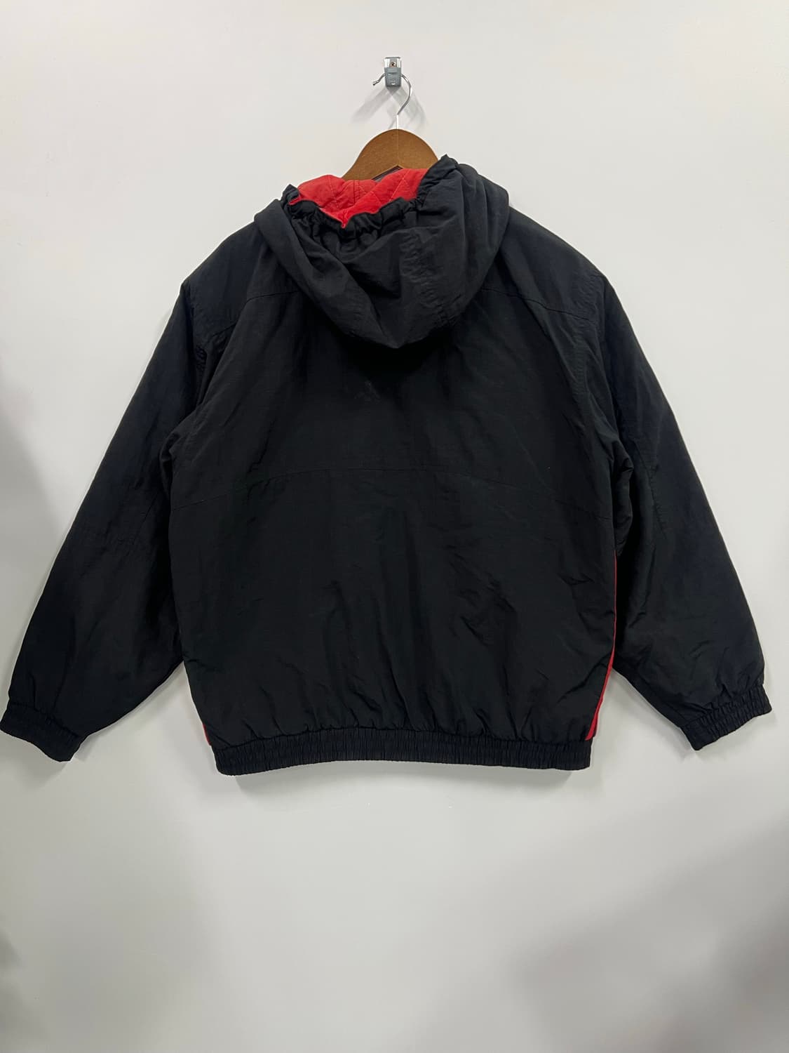 아디다스 블랙&레드 바람막이 상품이미지3