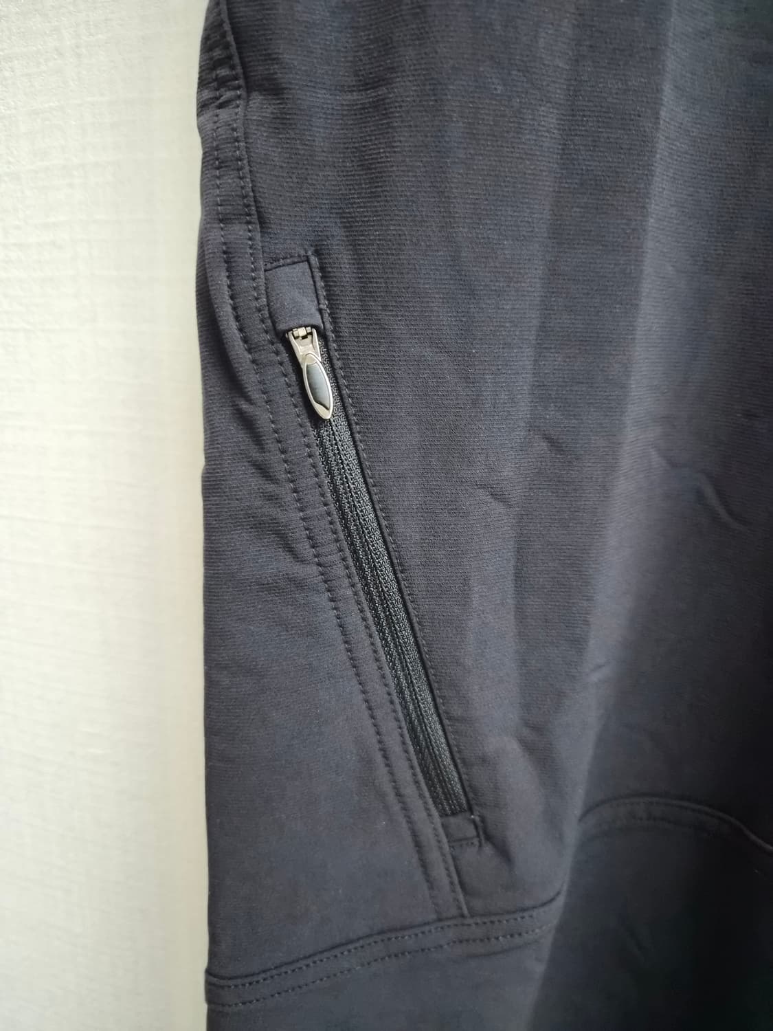 34) 마운틴하드웨어 기능성 바지 팝니다 상품이미지4