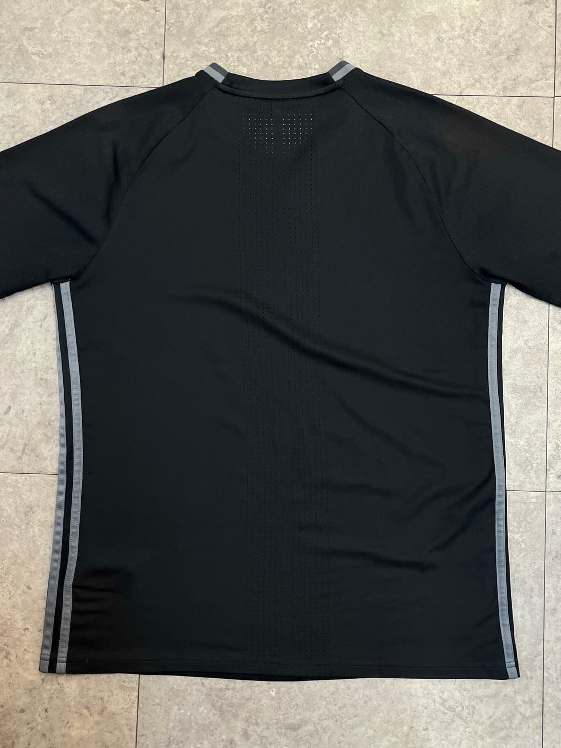 아디다스 브이넥 기능성 반팔티 블랙 110 #csz3219 상품이미지8