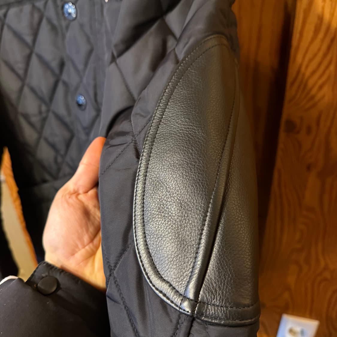 버버리 퀼팅 자켓 판매 합니다. 상품이미지5