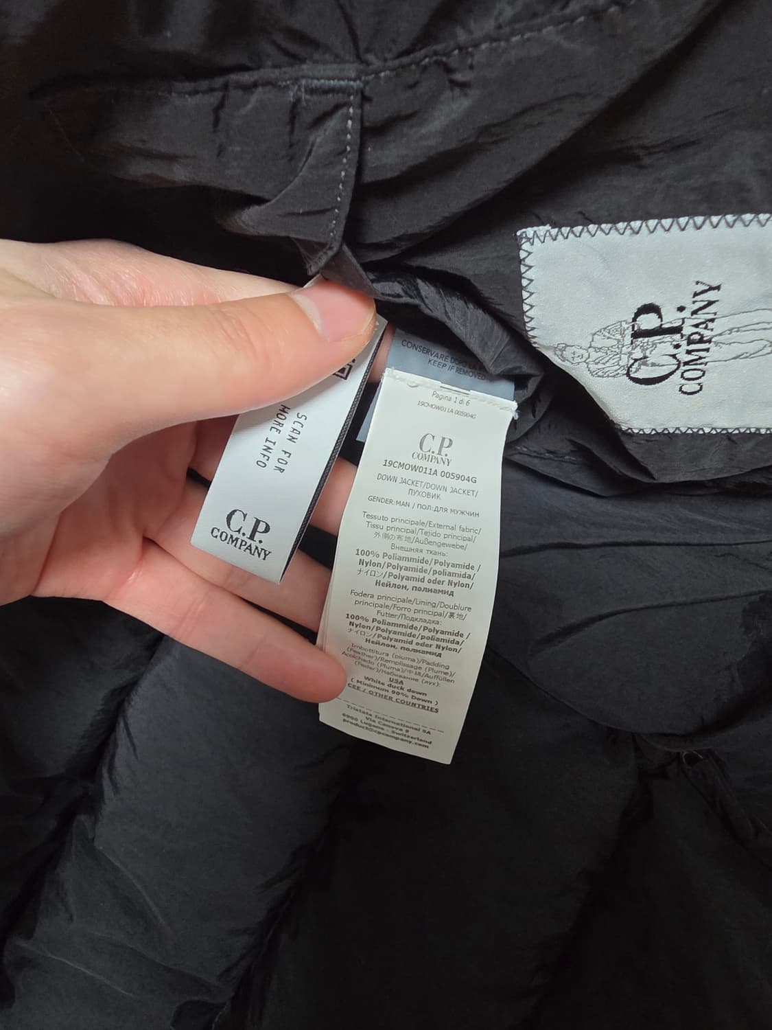 Cp컴퍼니 25fw 에코 크롬 고글 패딩 블랙 L사이즈 상품이미지4
