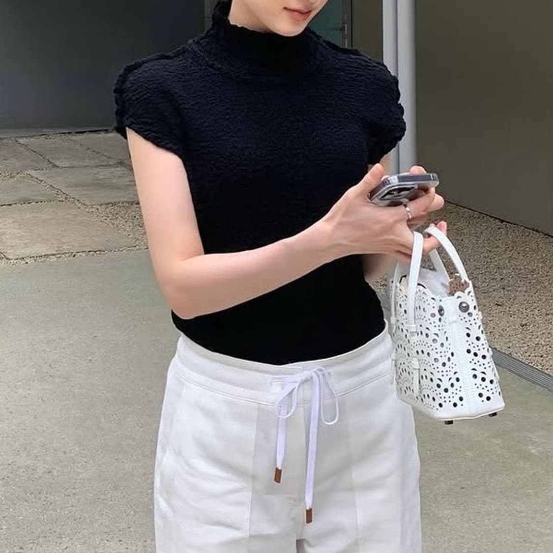 이세이미야케 미 me 콜리플라워 컬리플라워 반목 탑 반팔 블랙 상품이미지2