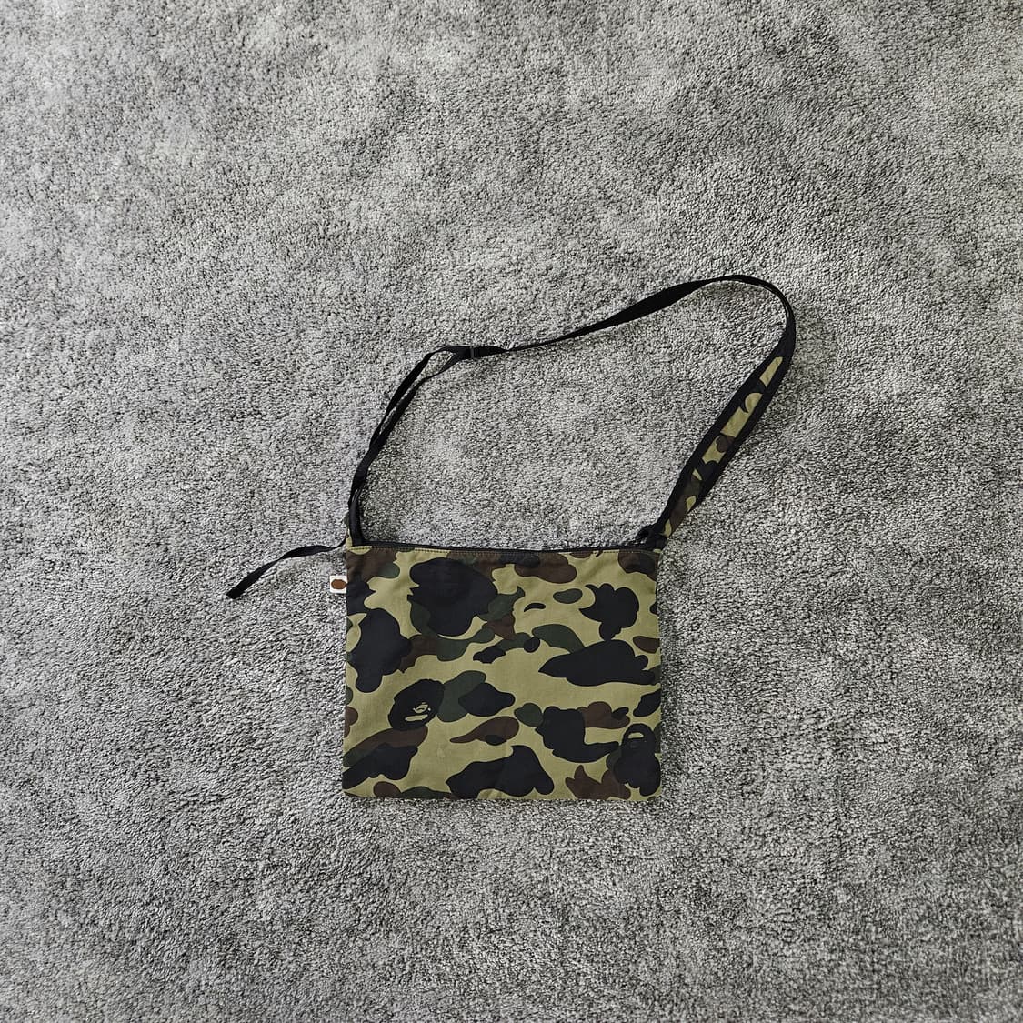 [무료배송] BAPE 카모 패턴 크로스백 상품이미지4