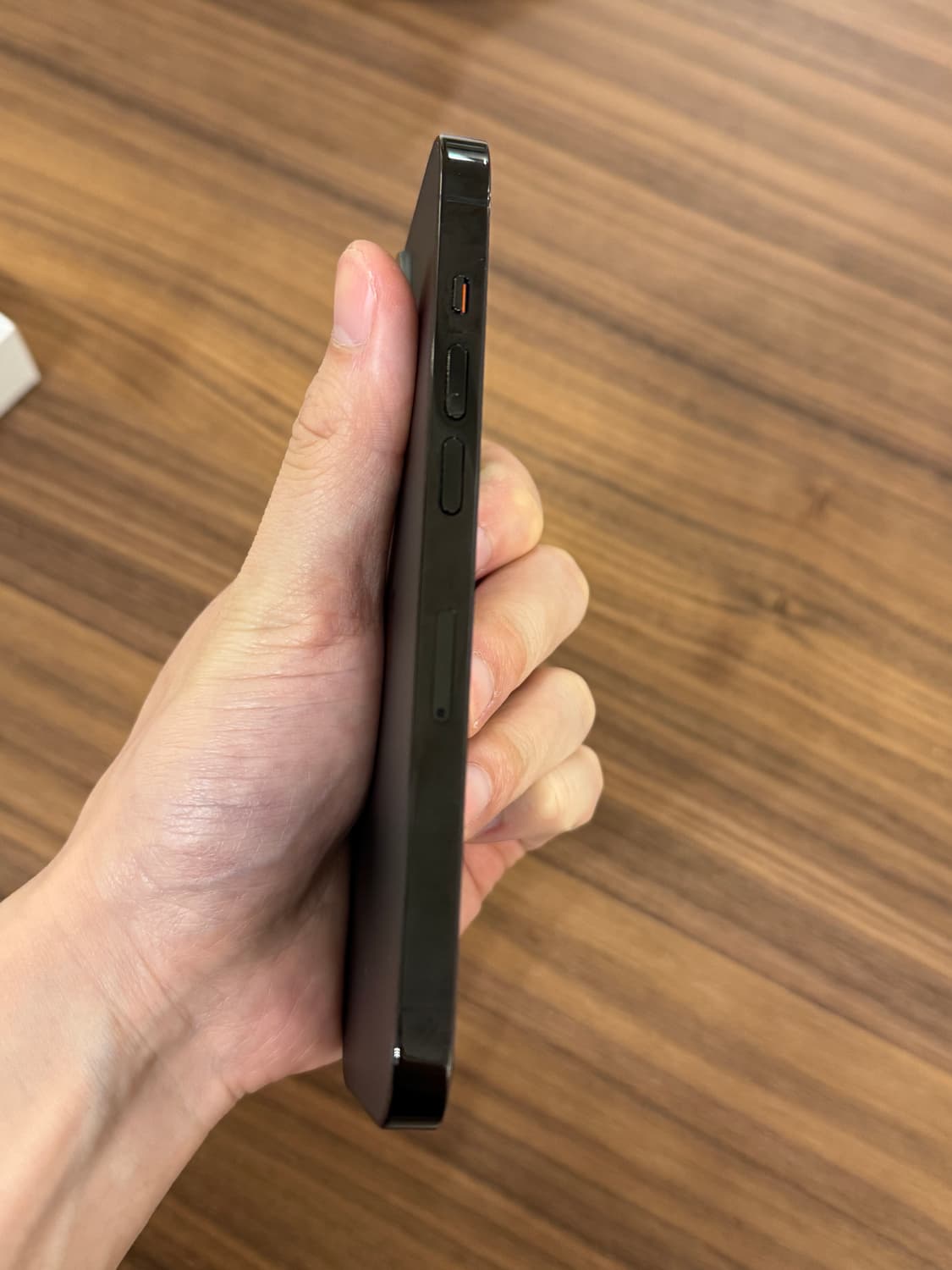 아이폰14 프로 256GB 스페이스블랙 외관 S급 상품이미지5