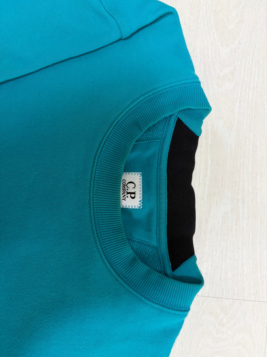 CP컴퍼니 맨투맨 테일 블루 상품이미지2