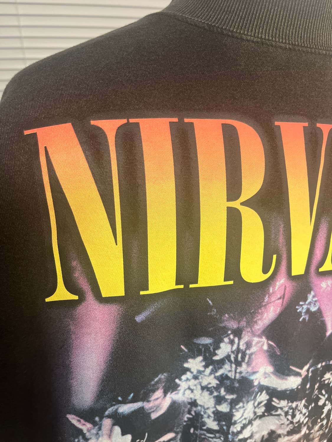 너바나 언플러그드 그래픽 오버사이즈 모크넥 맨투맨 상품이미지3