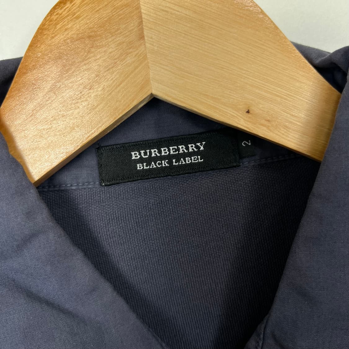 Burberry 버버리 블랙리벨 긴팔 카라티 상품이미지4