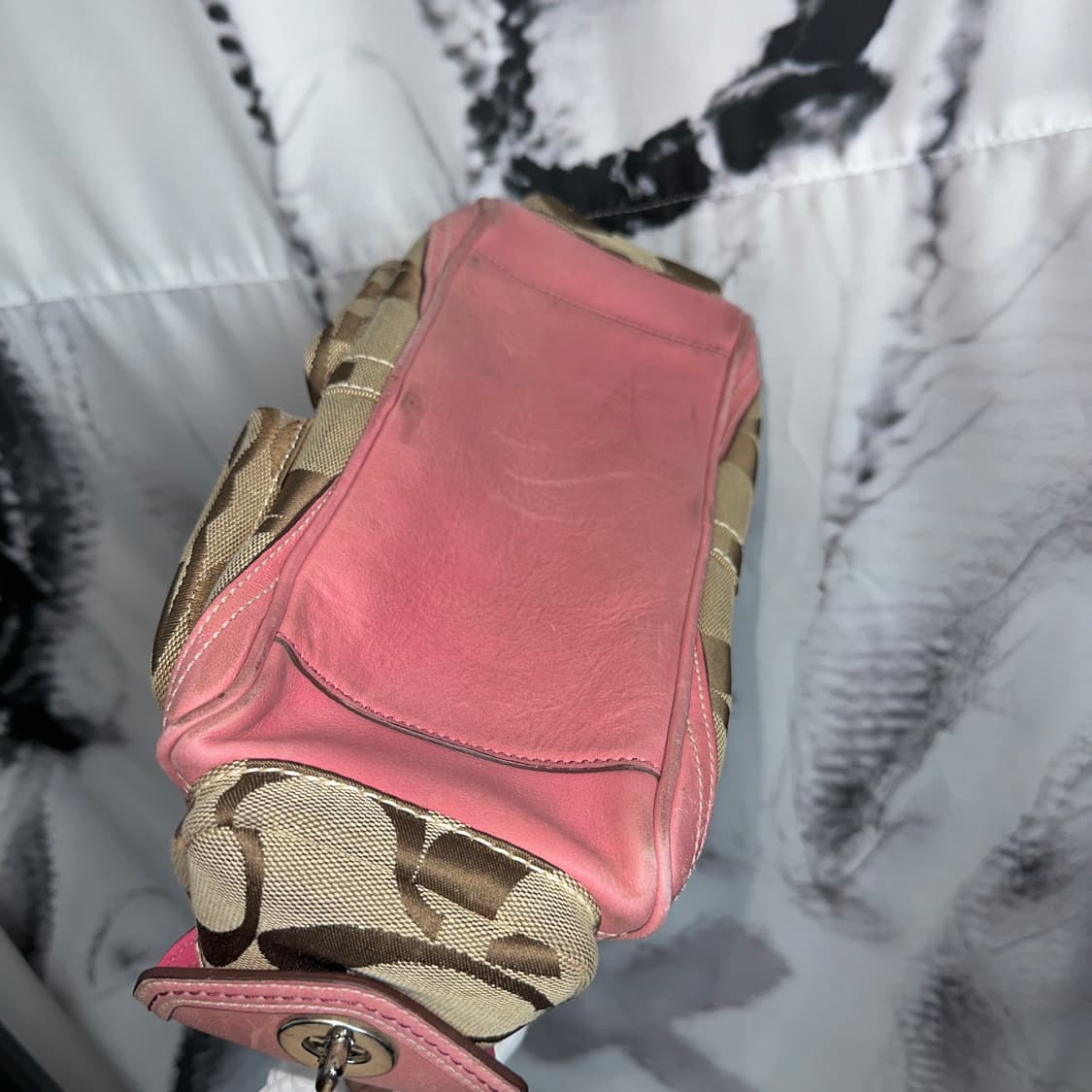 코치 핑크 시그니처 토트백 상품이미지6