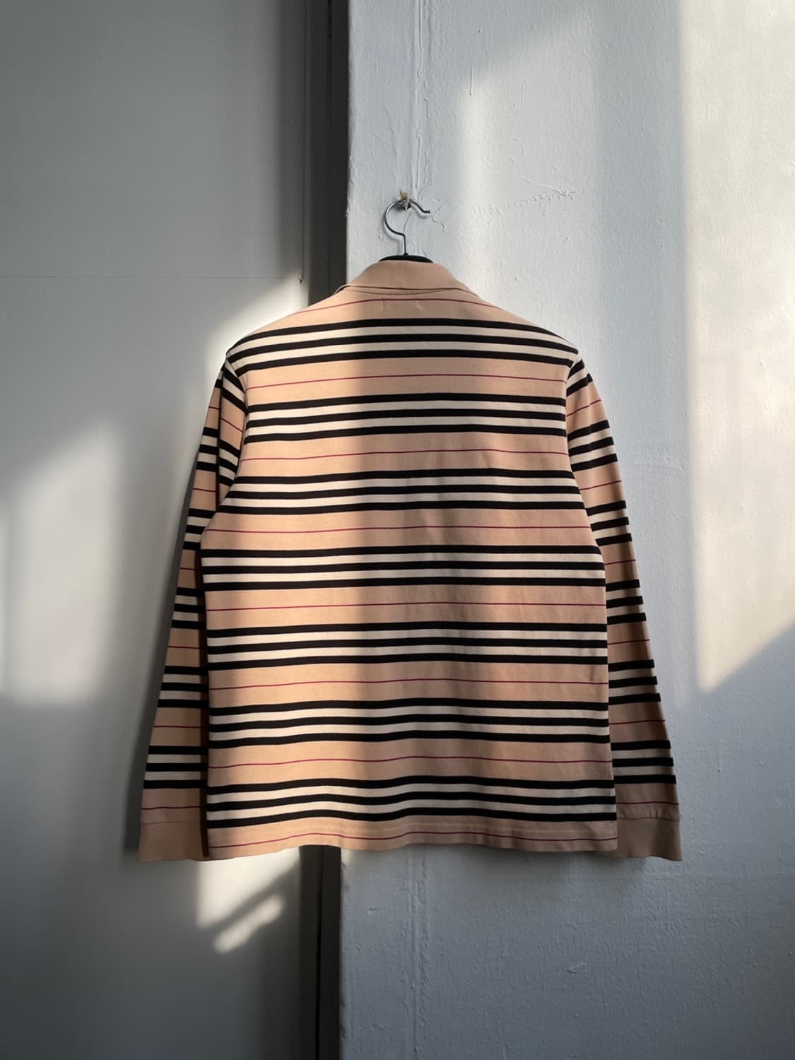 버버리 크레스트 로고 카라 티셔츠 상품이미지3