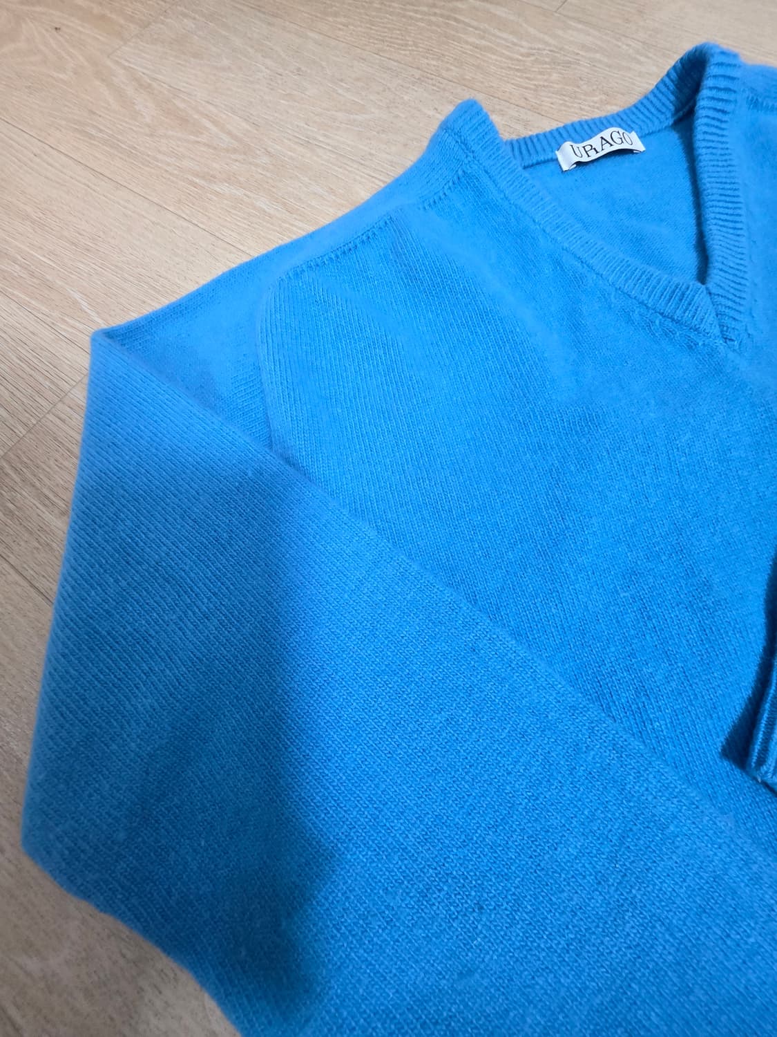 유라고 캐시미어 블렌디드 브이넥 니트 상품이미지5