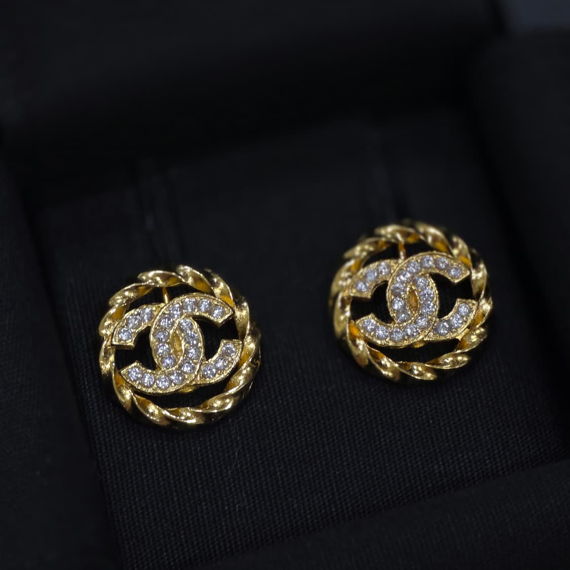 샤넬 금장 cc 로고 큐빅 귀걸이 상품이미지7