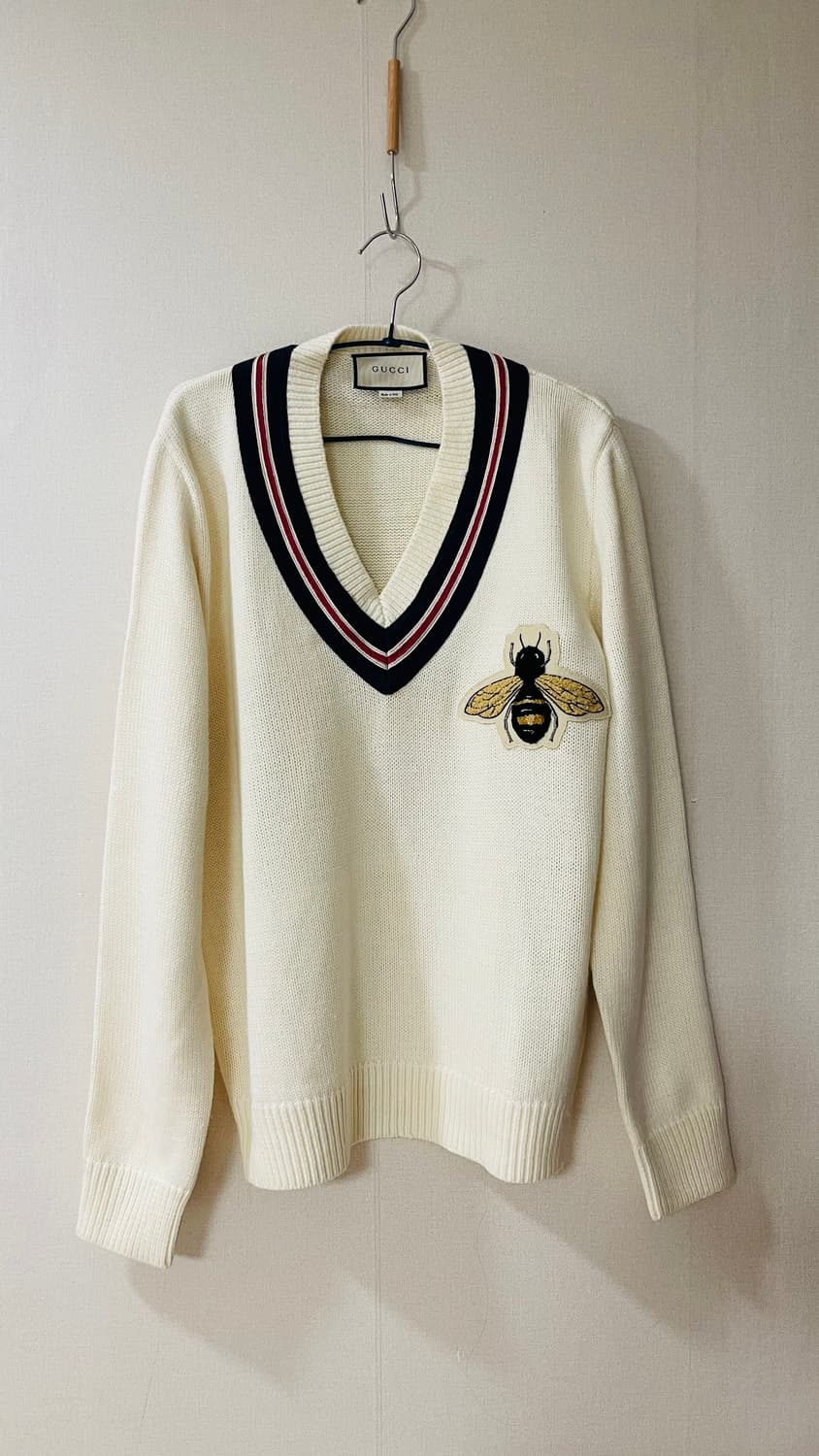 구찌 벌 자수 브이넥 니트 XL 프레피룩 실착 1회 상품이미지1