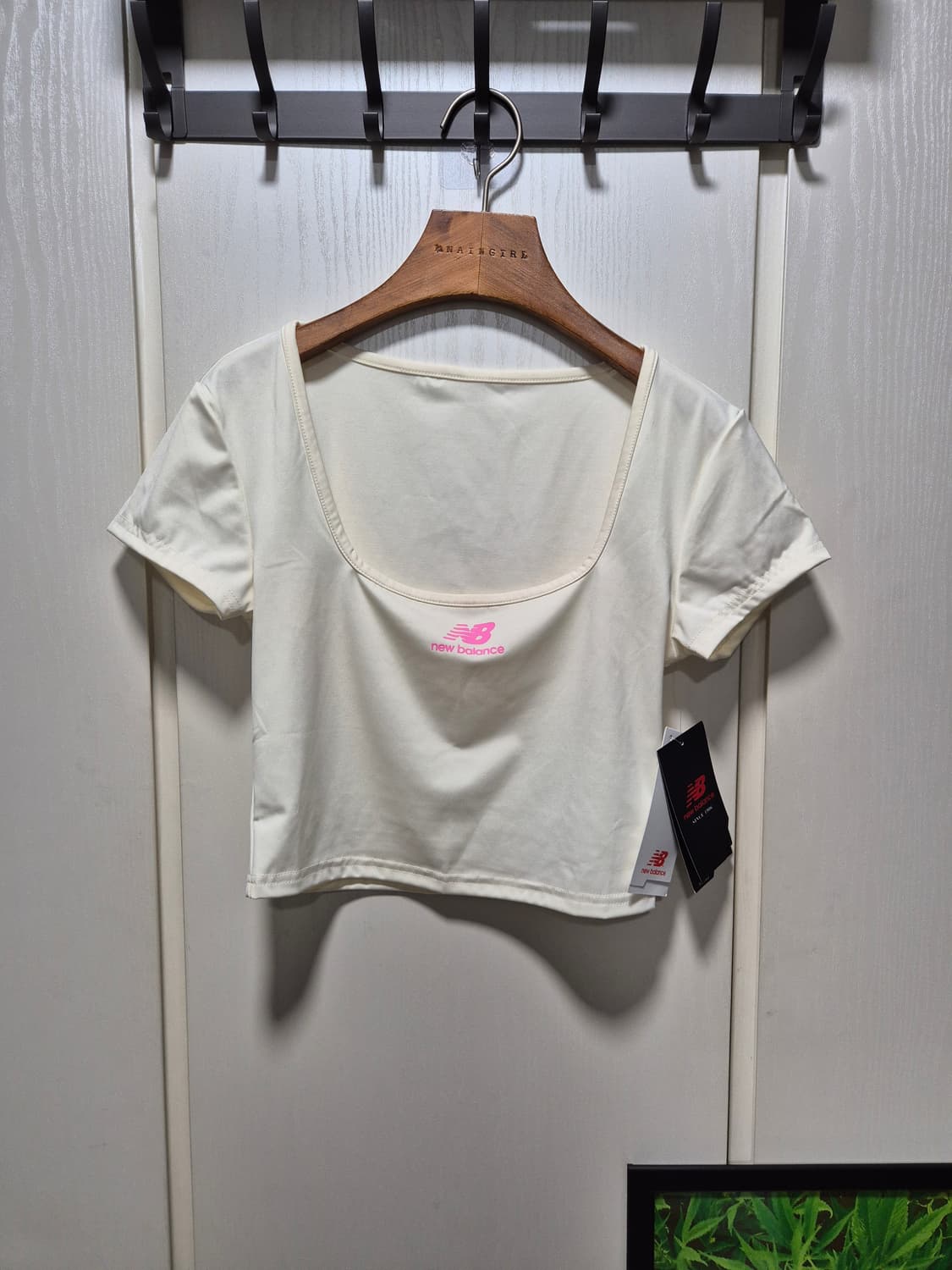(세일)(새상품)뉴발란스 크롭 반팔티 아이보리 상품이미지1