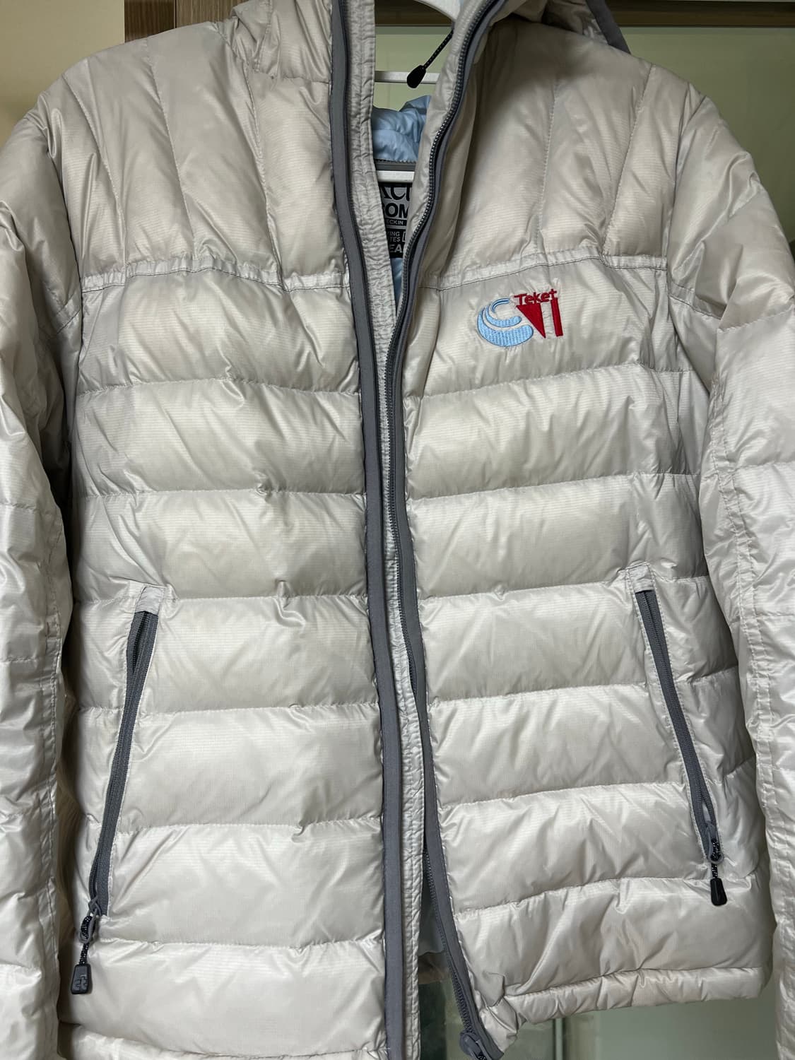 테켓 경량패딩 라이트그레이 상품이미지2