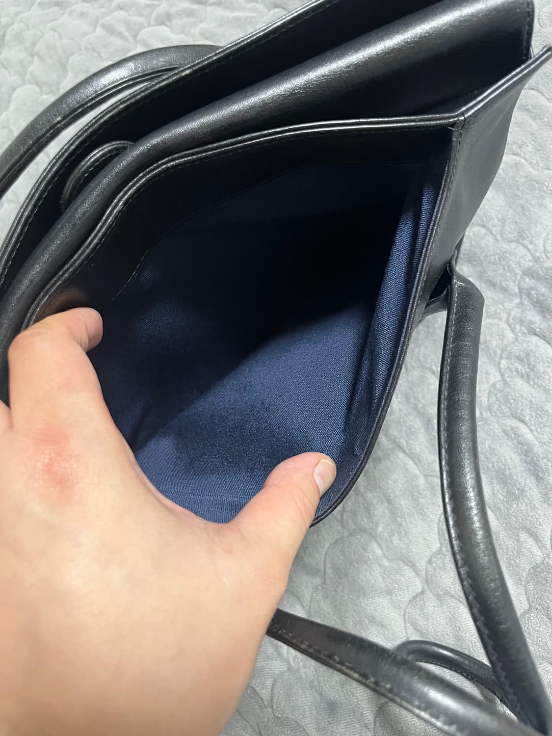 ISSEY MIYAKE 이세이미야케 레더 숄더백 블랙 상품이미지6