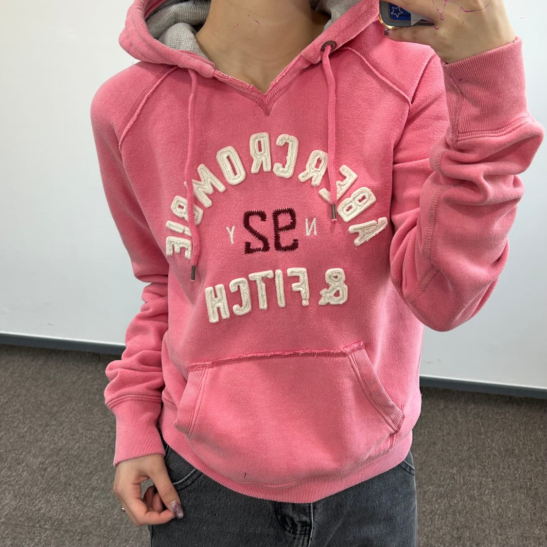 Abercrombie 아베크롬비 스펠아웃 로고 핑크 후드티 상품이미지3