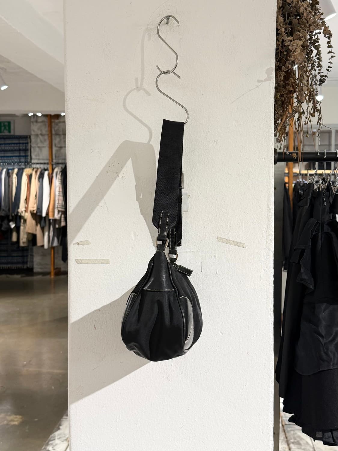 프라다 블랙 포코노 테수토 나일론 숄더백 상품이미지3