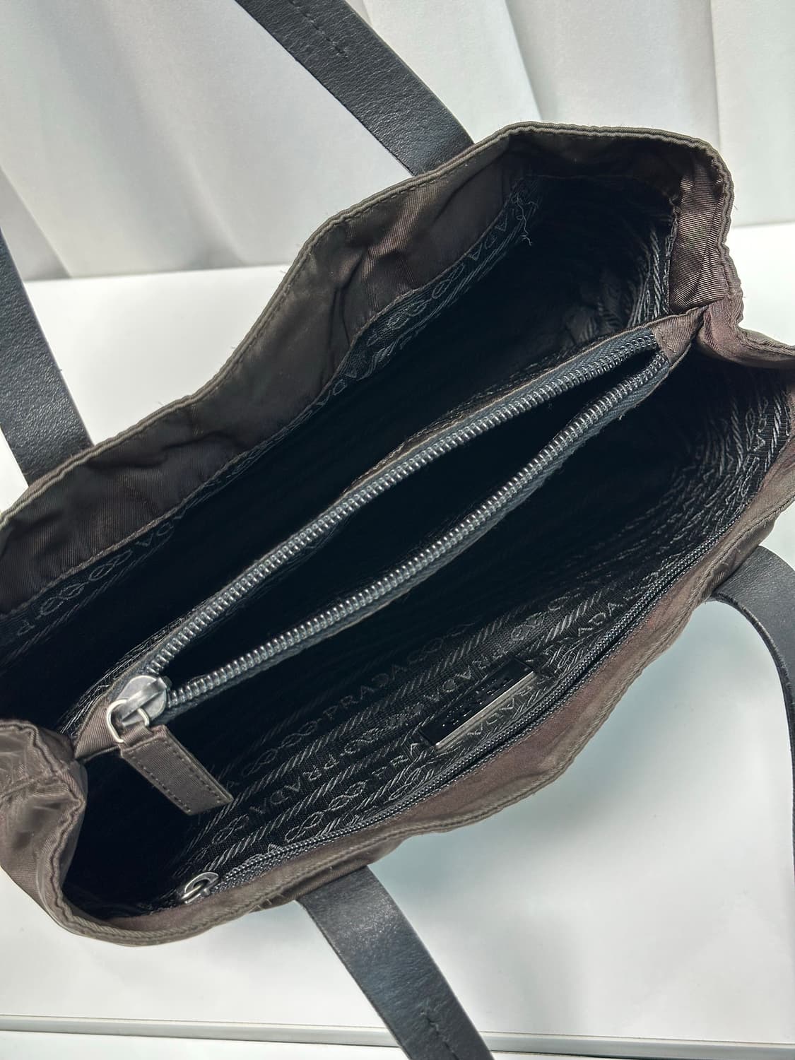 [정품] Prada 프라다 테수토 나일론 스몰 핸드백 브라운 상품이미지7