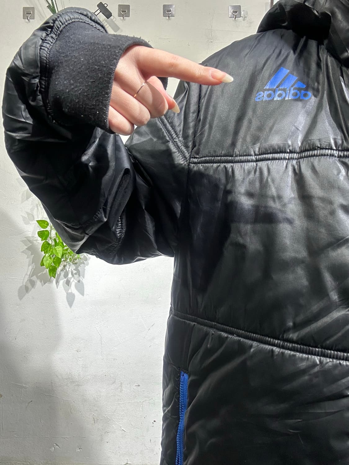 아디다스 블랙 후드 패딩 잠바 L 상품이미지4