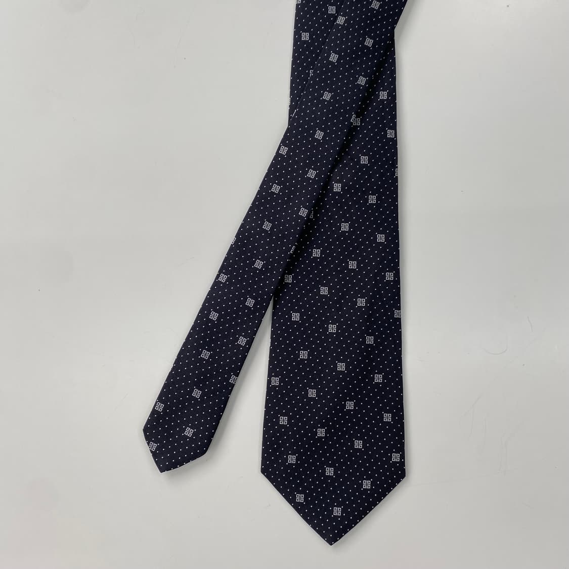 신형라벨 지방시 정품 명품블랙 넥타이 (GIVENCHY)8.7cm 상품이미지2