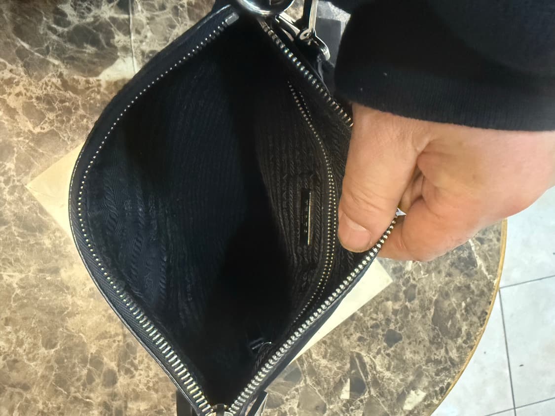 정품 프라다 나일론 크로스백 팝니다 상품이미지7