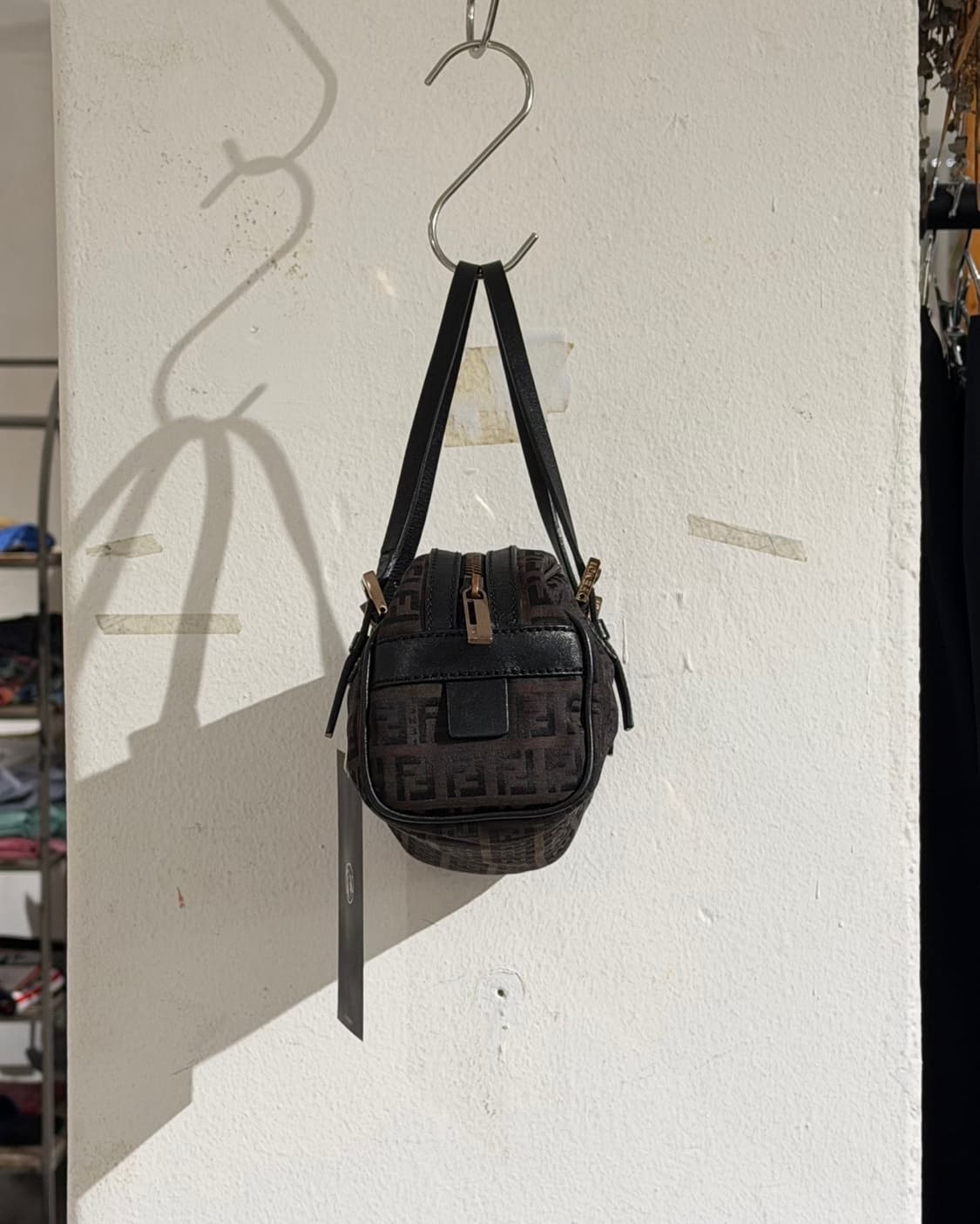 펜디 브라운 주카 모노그램 캔버스 이스트 웨스트백 상품이미지3