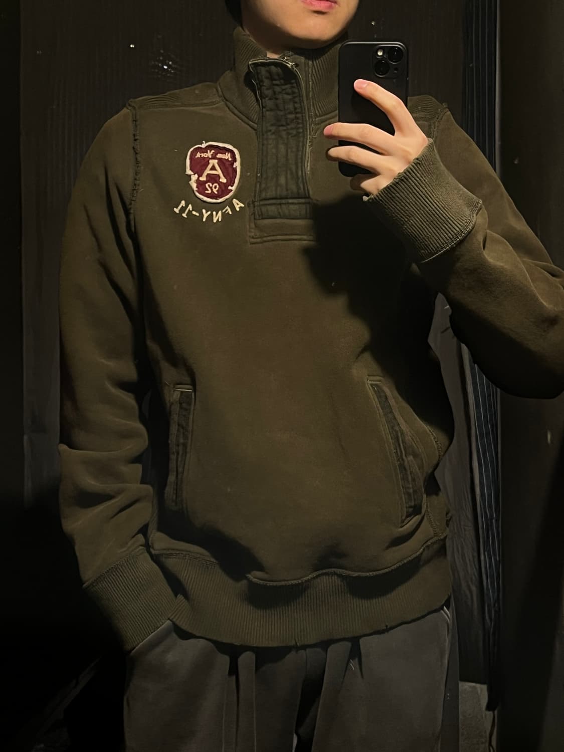 아베크롬비 피치 카키 데미지드 A92 반집업 머슬핏 맨투맨 티셔츠 L 상품이미지1