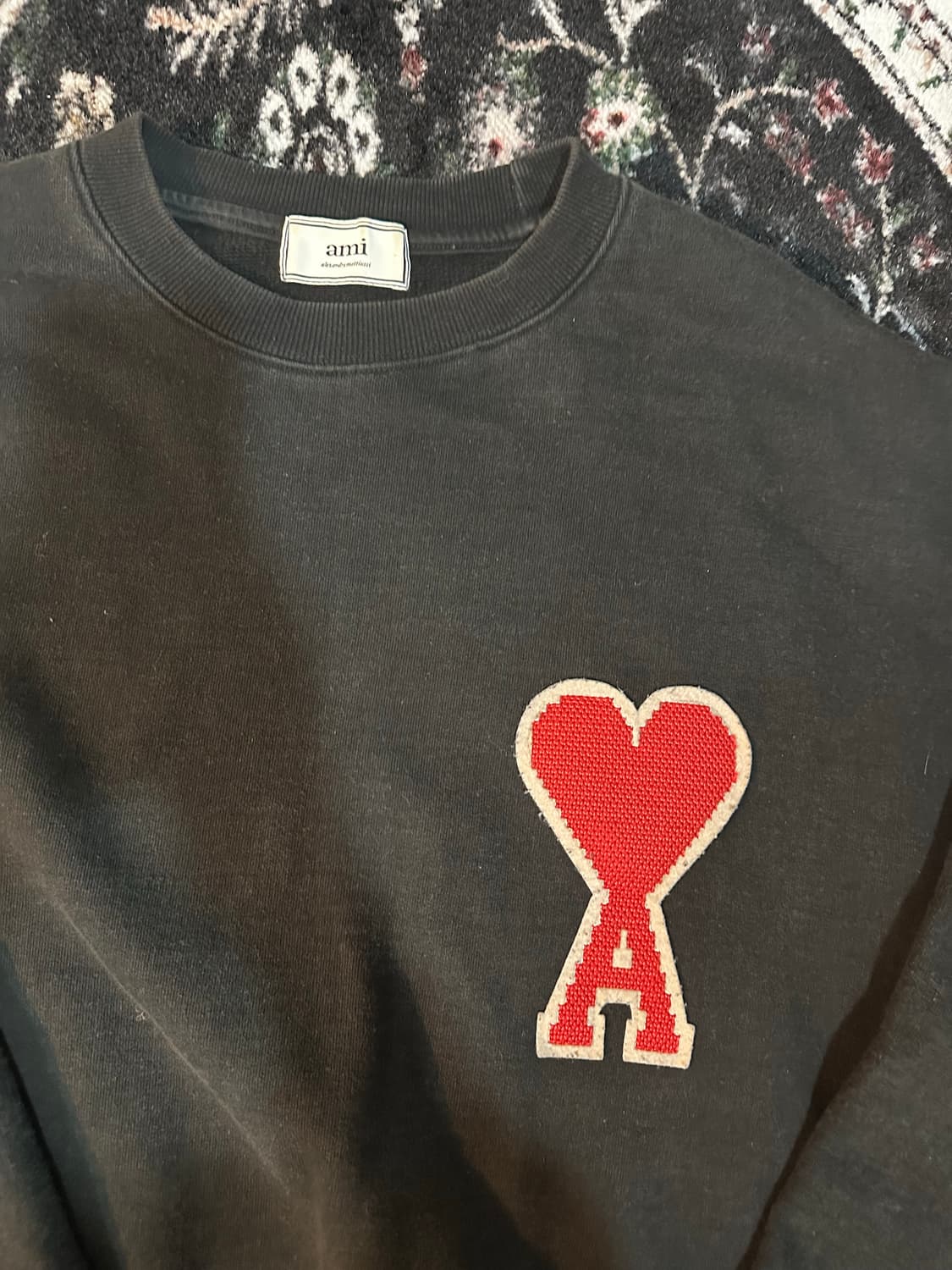 아미 하트로고 블랙 맨투맨 상품이미지2