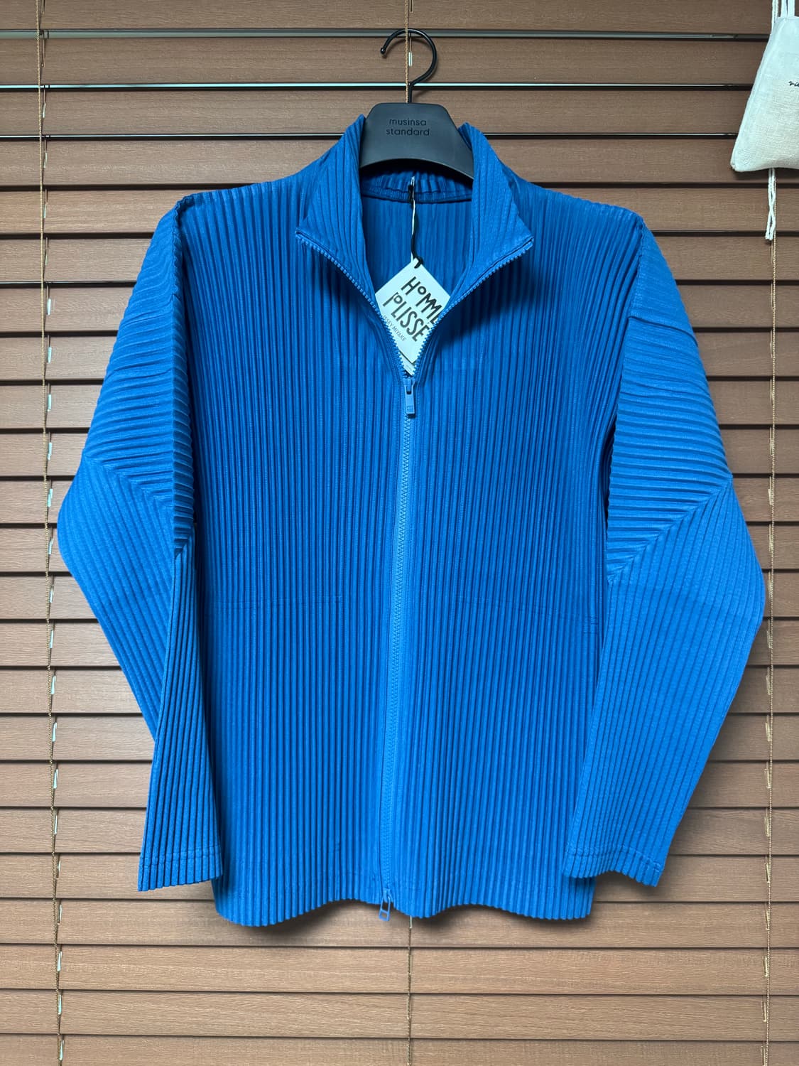 이세이미야케 옴므플리세 플리츠 집업 JL180 2사이즈 상품이미지2