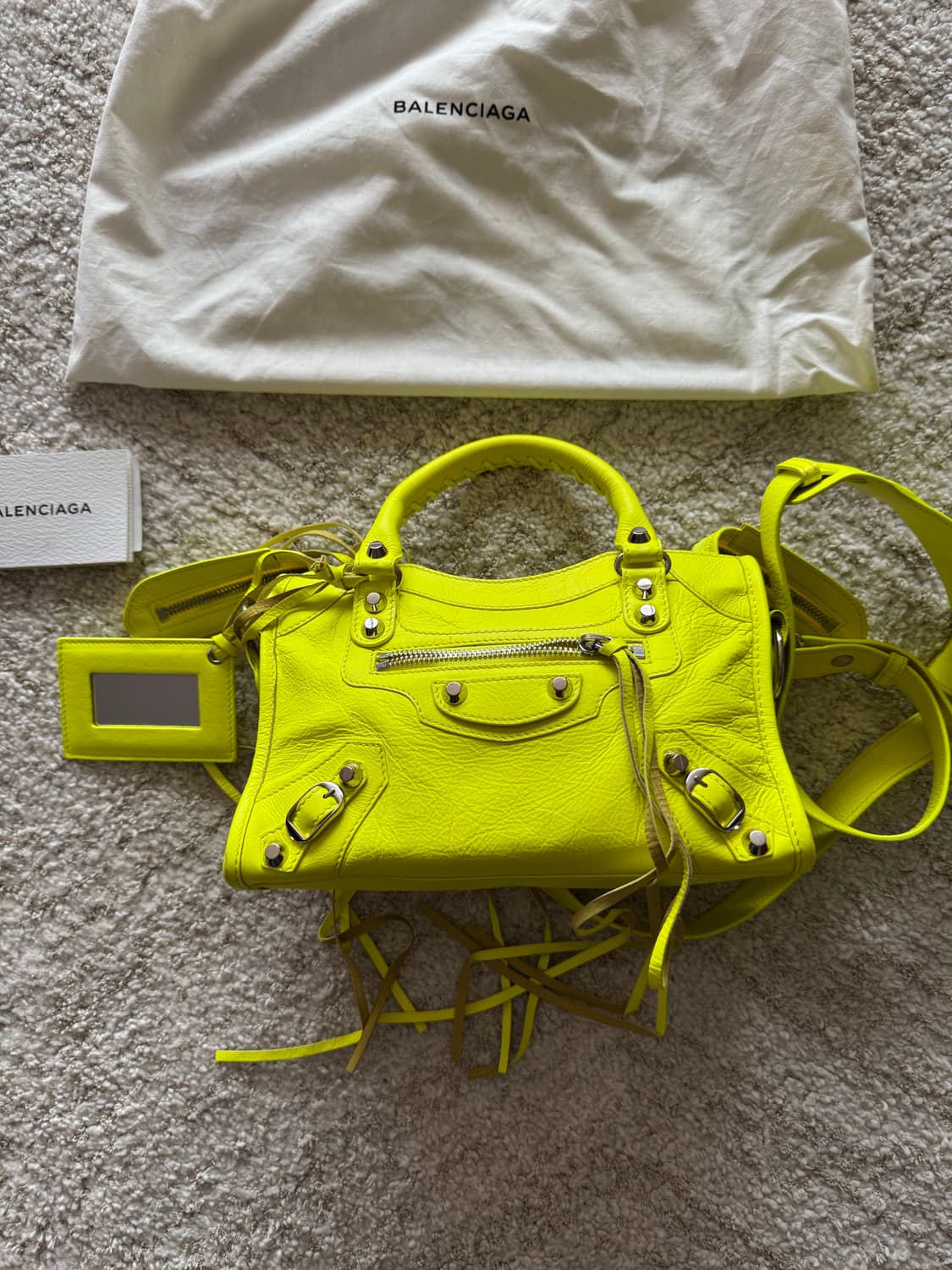 발렌시아가 네온 클래식 시티 모터백 스몰 상품이미지2