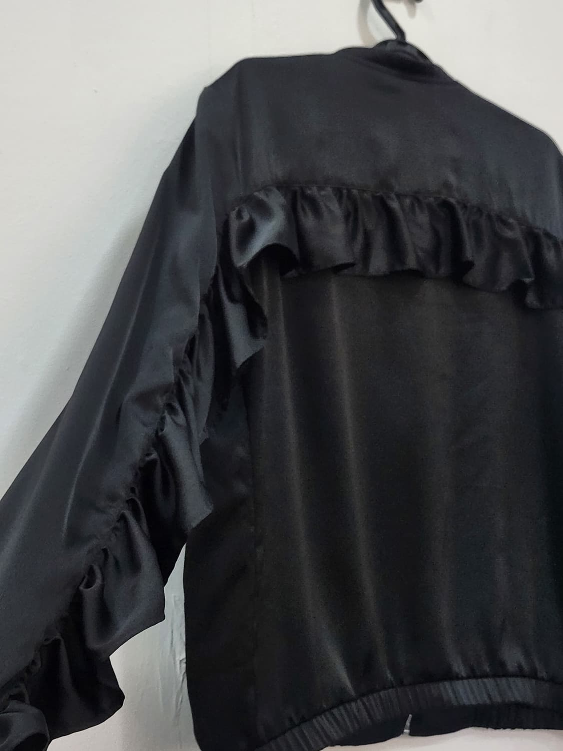 [L] 자라 TRF 블랙 프릴 봄버 자켓 여성 L 상품이미지2