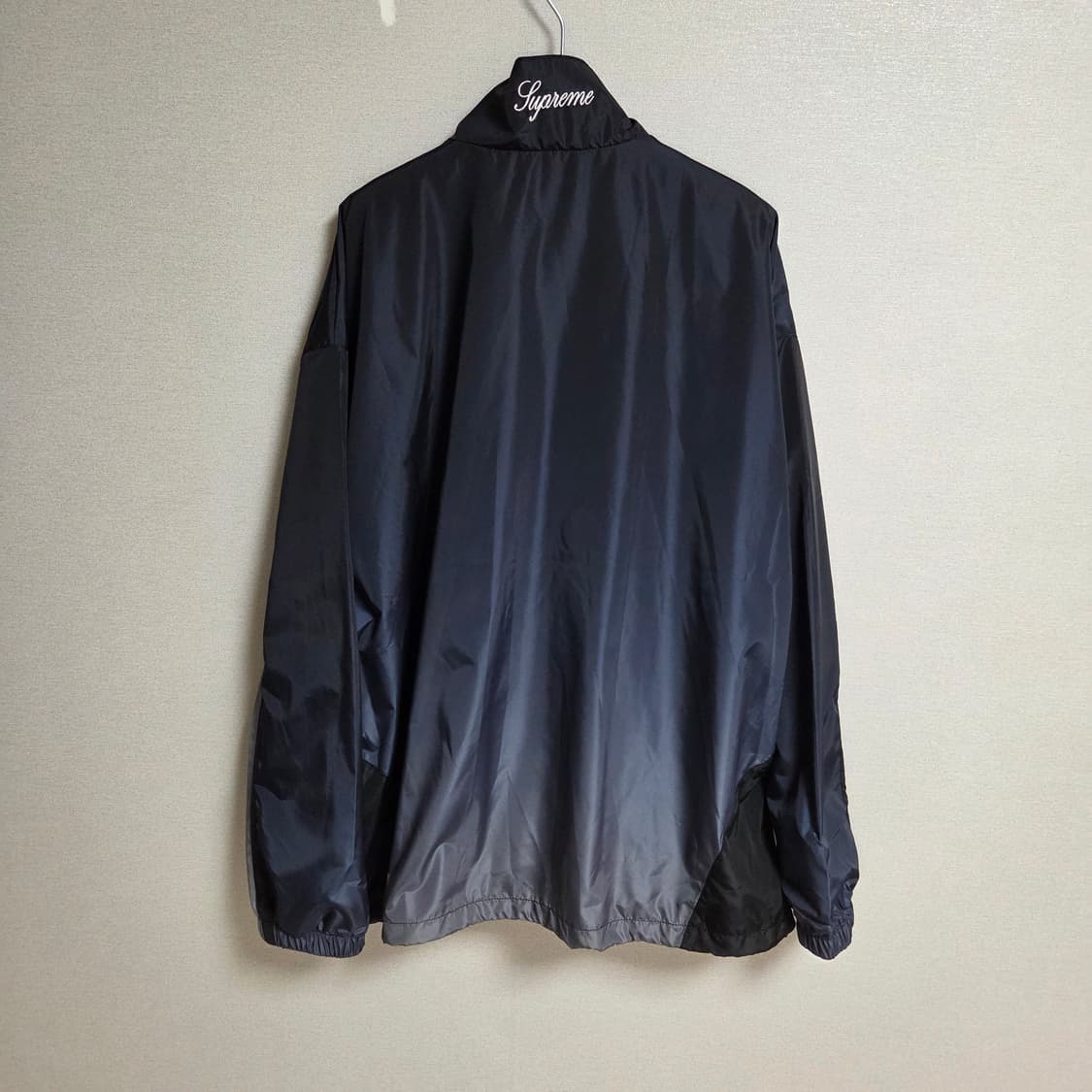 슈프림 x 엄브로 그라디언트 트랙 자켓 블랙 L사이즈 새상품오늘만판매 상품이미지6