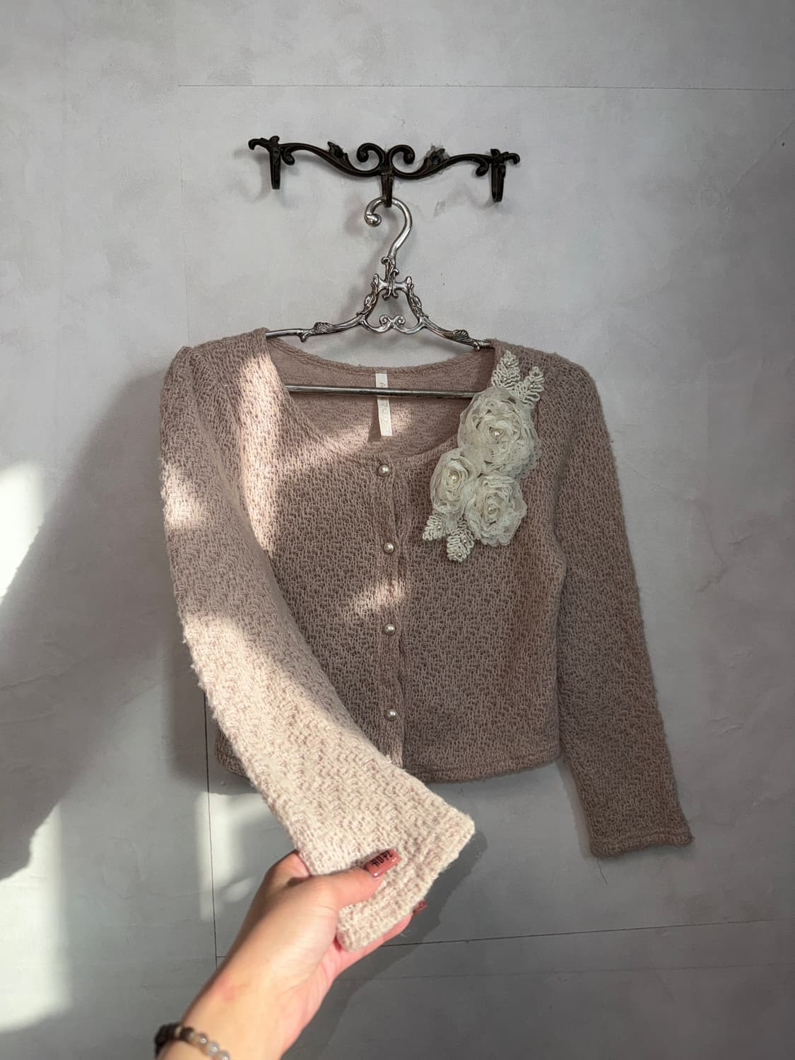 Baby pink flower corsage crop cardigan  상품이미지3