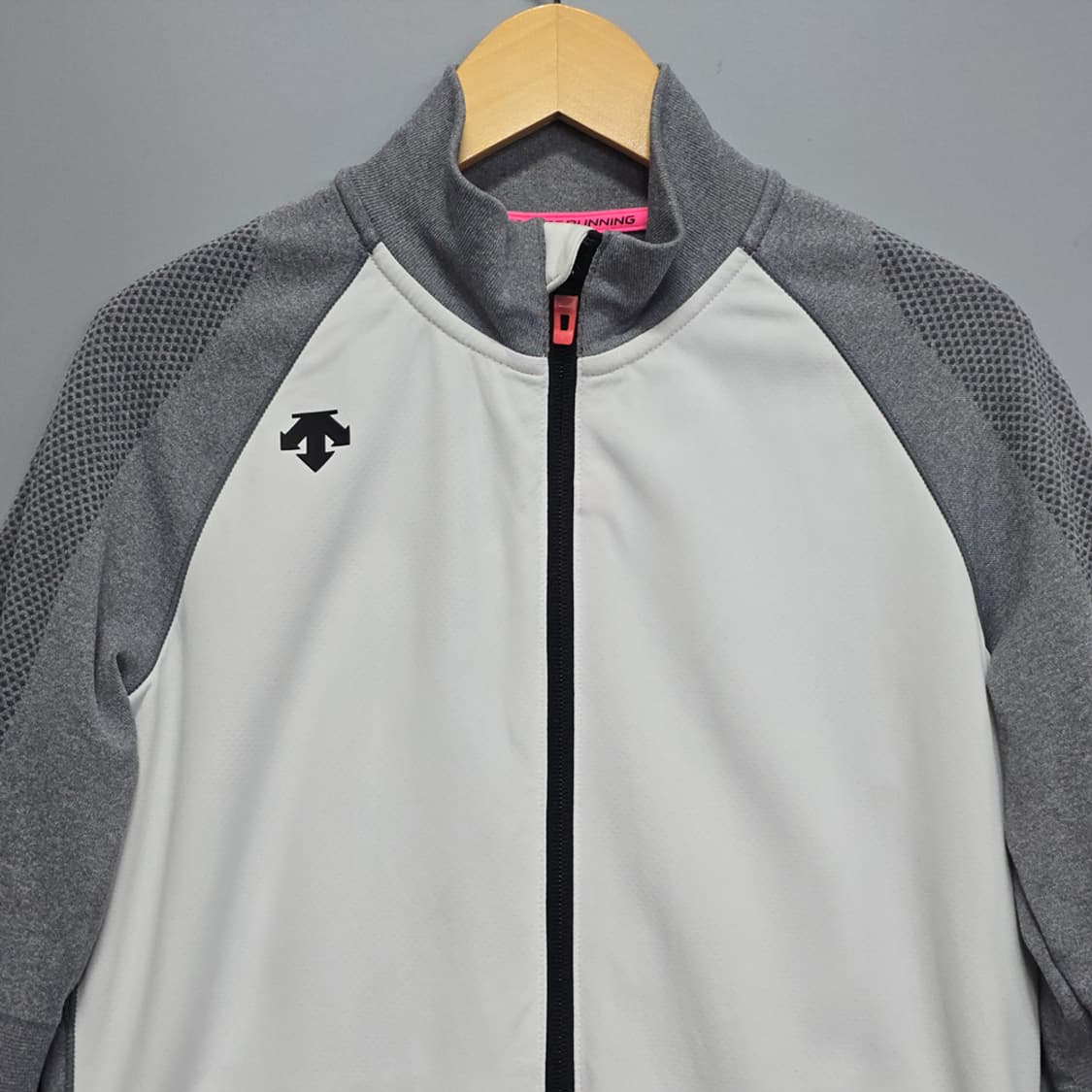 데상트(DESCENTE) 러닝 집업 자켓 배색 90 상품이미지2