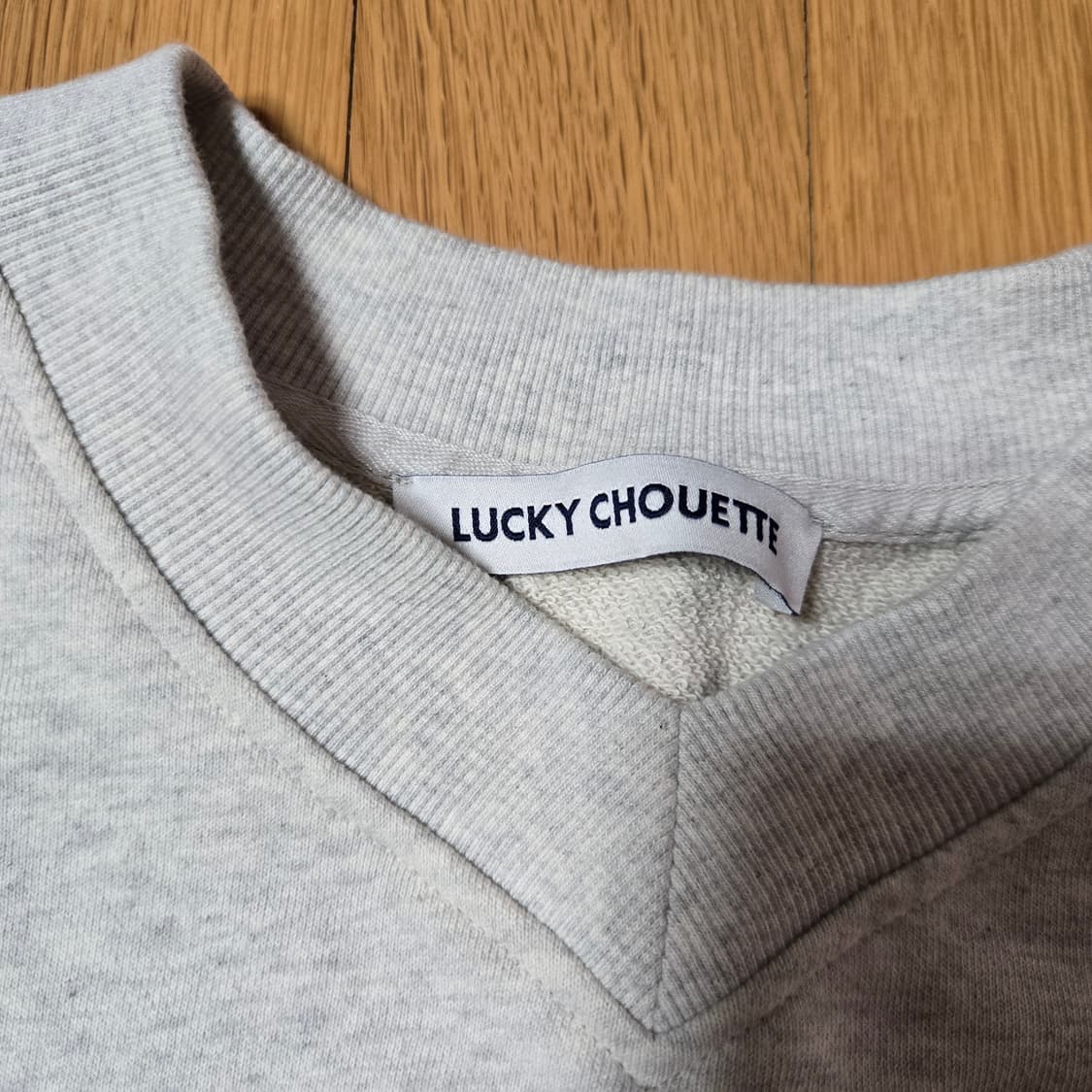 럭키슈에뜨 맨투맨 상품이미지3