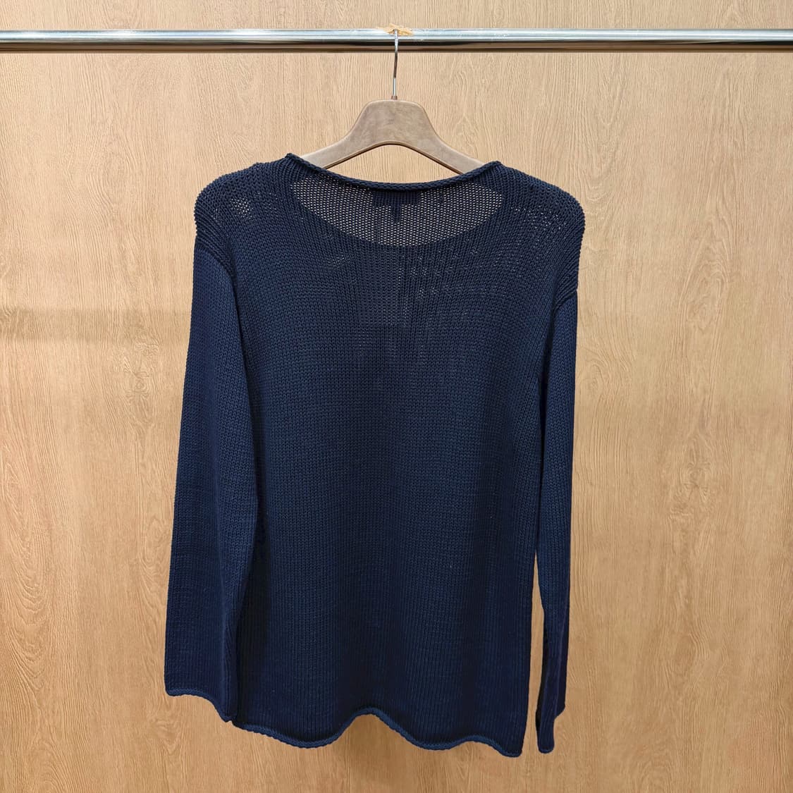 엠포리오 아르마니 라운드넥 시스루 니트 롤링 마감 디테일 루즈핏 블랙 상품이미지3