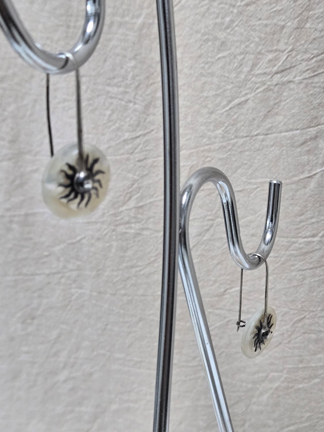 남미 빈티지 실버 × 자개 선(Sun) 모티브 드롭 이어링 상품이미지8