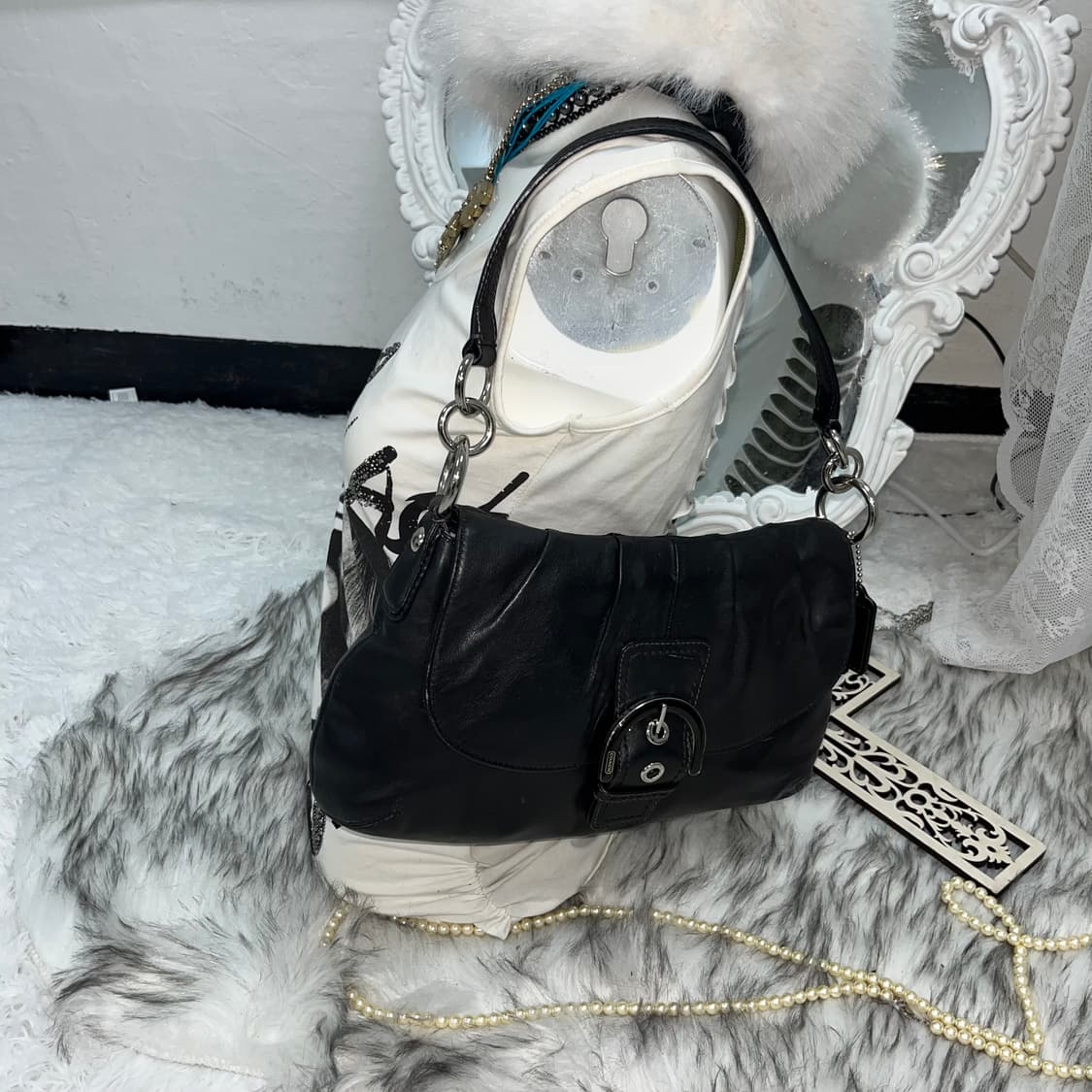 Coach 블랙 숄더백 상품이미지1