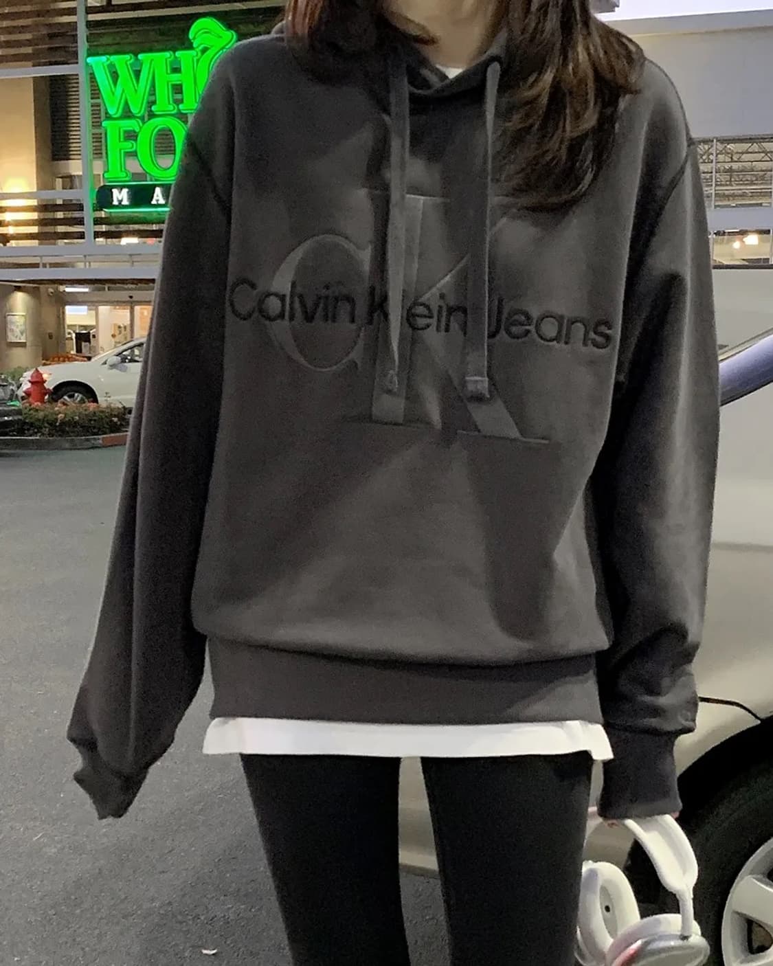 캘빈클라인 남녀공용 빅 CK 레터링 로고 딥차콜 프렌치테리 후드티 상품이미지4