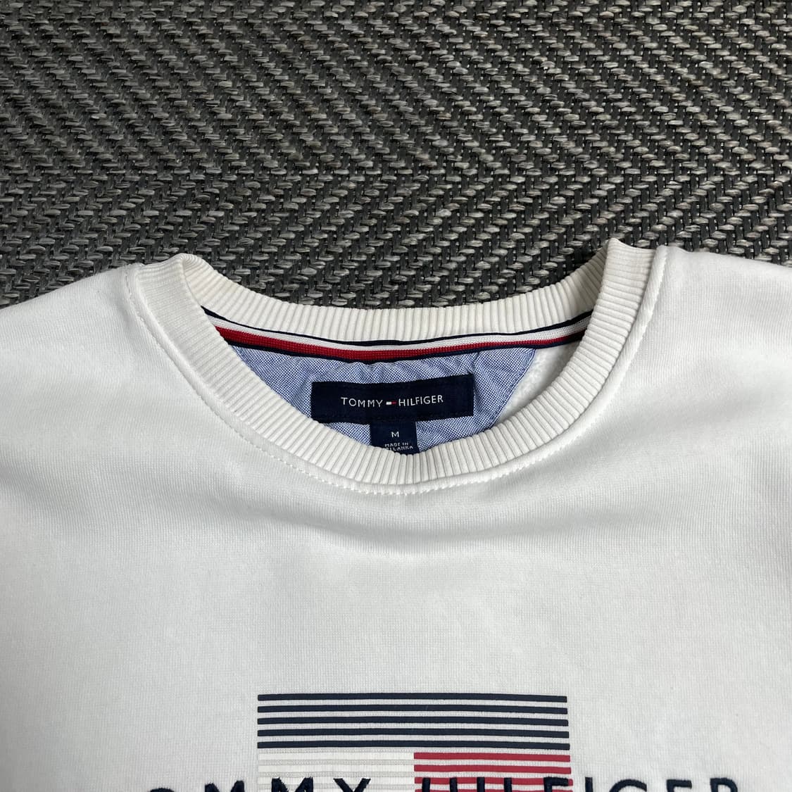 타미힐피거 스펠아웃 빅로고 화이트 맨투맨o 5345 상품이미지2