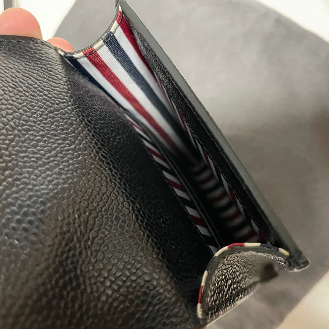 톰브라운 삼선탭 크로스백  상품이미지2