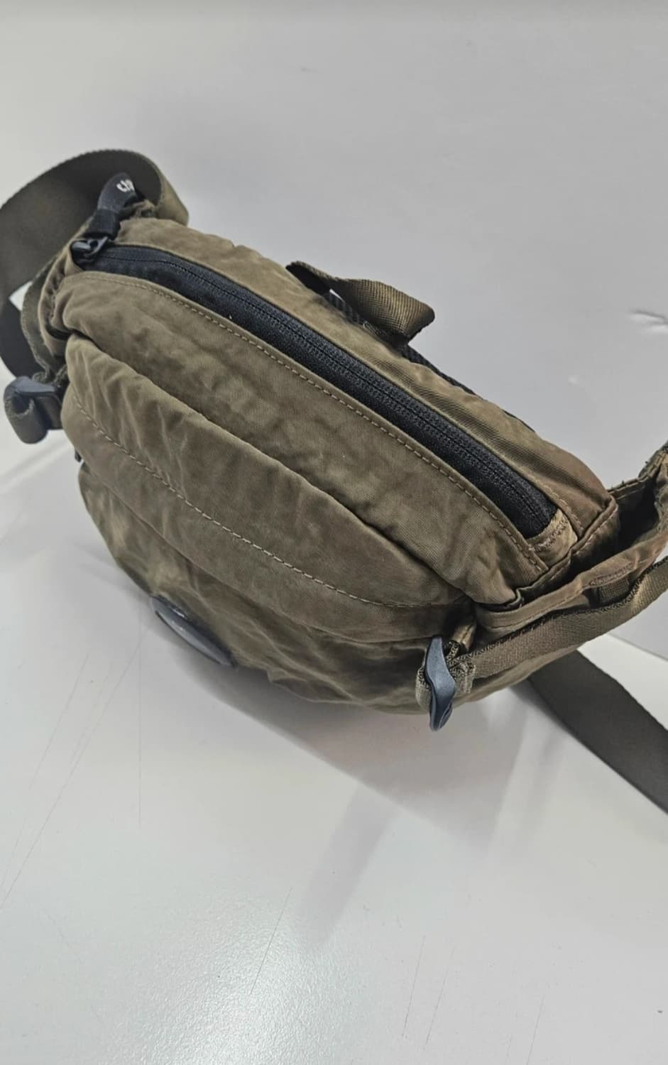 cp컴퍼니 렌즈 크로스백-올리브컬러  상품이미지2