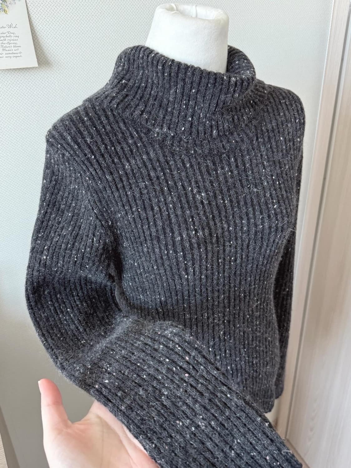 쿠앤크 폴라 니트 상품이미지2