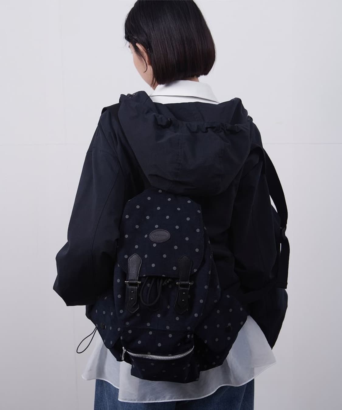 오헤시오 도트 백팩 네이비 상품이미지1