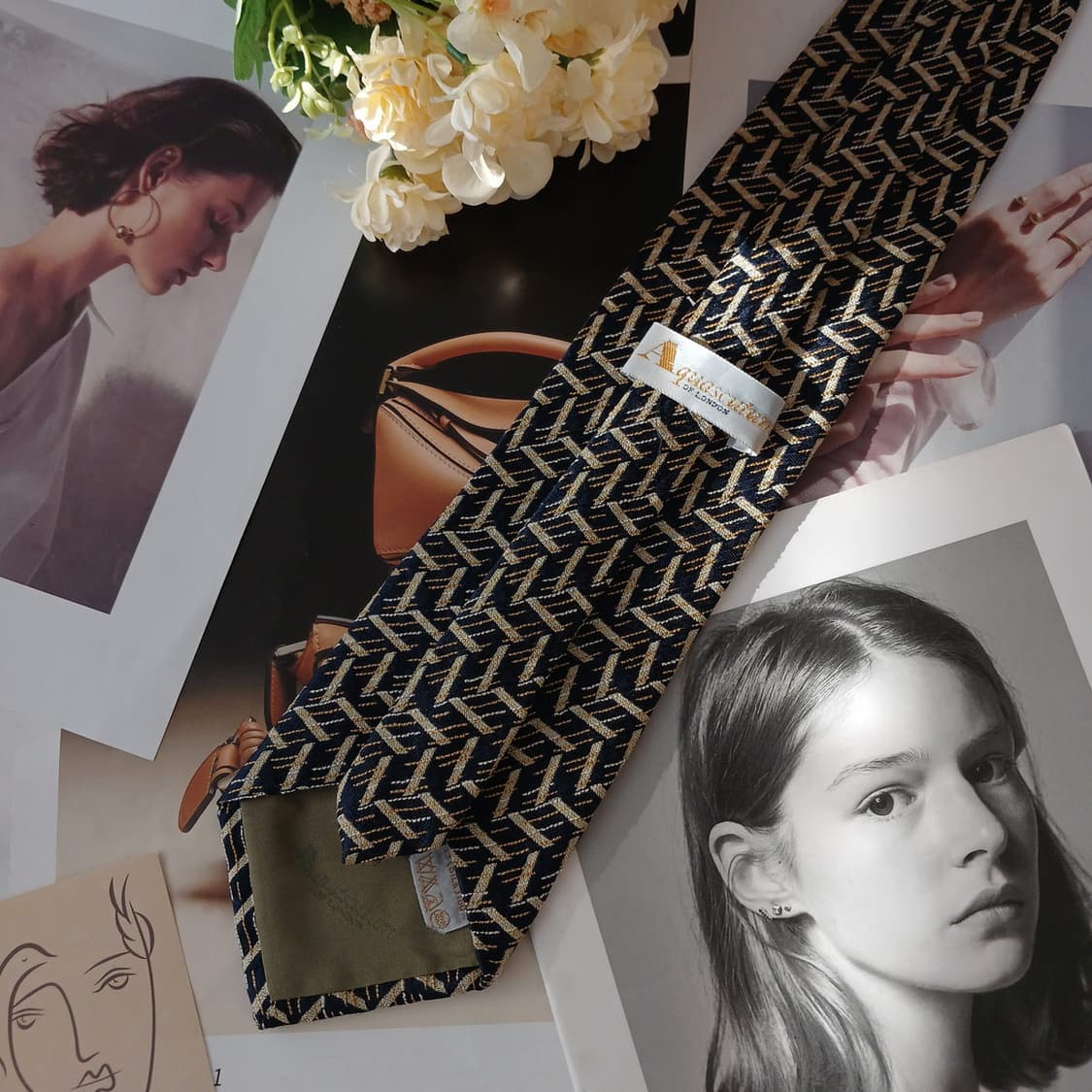 아쿠아스큐텀 실크 지그재그 넥타이 9.9cm A+등급 A19065
 상품이미지4