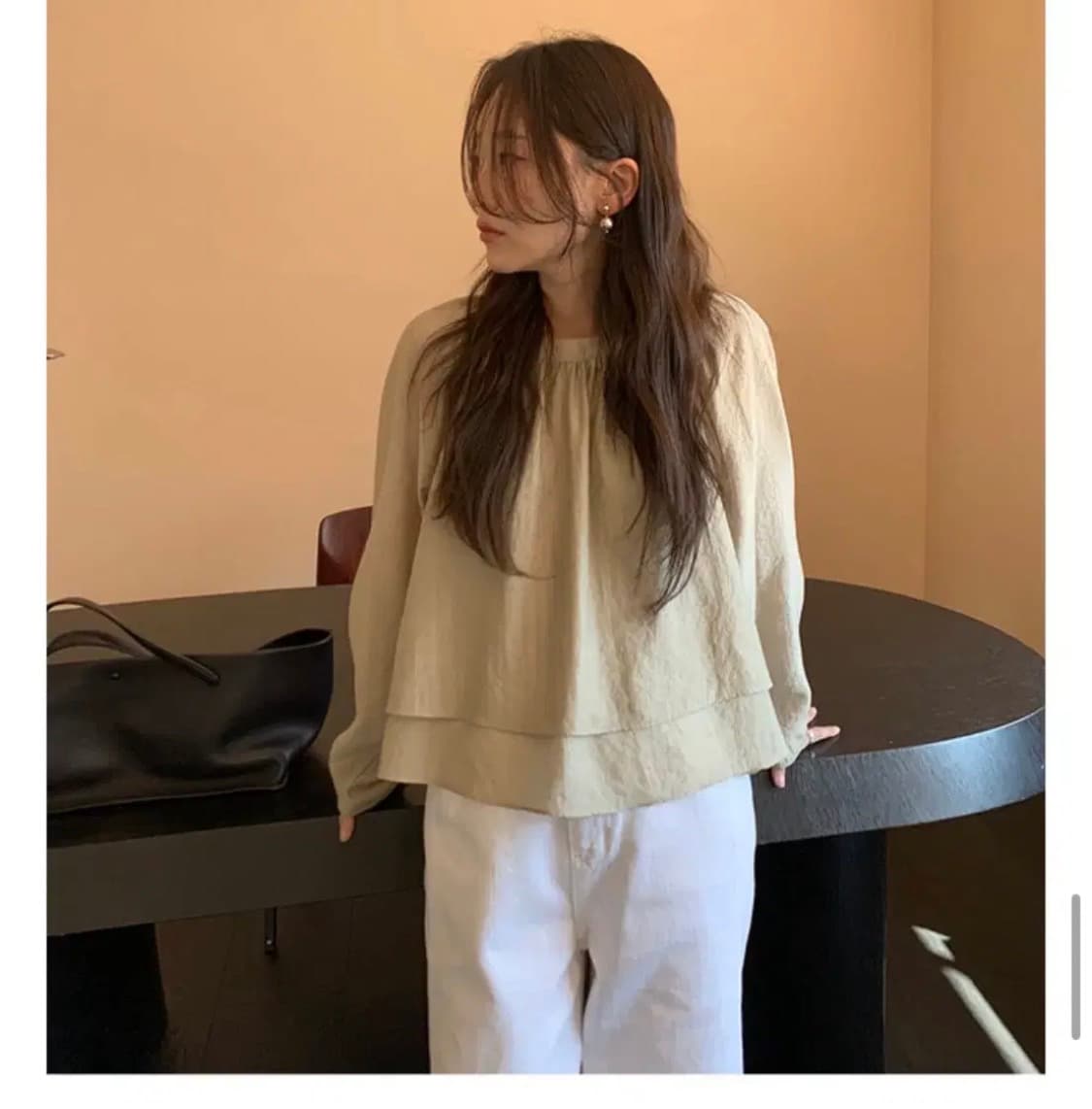 무료배송)세일!킨다베이지 샤를 셔링 레이어 블라우스 뉴트럴베이지 상품이미지1