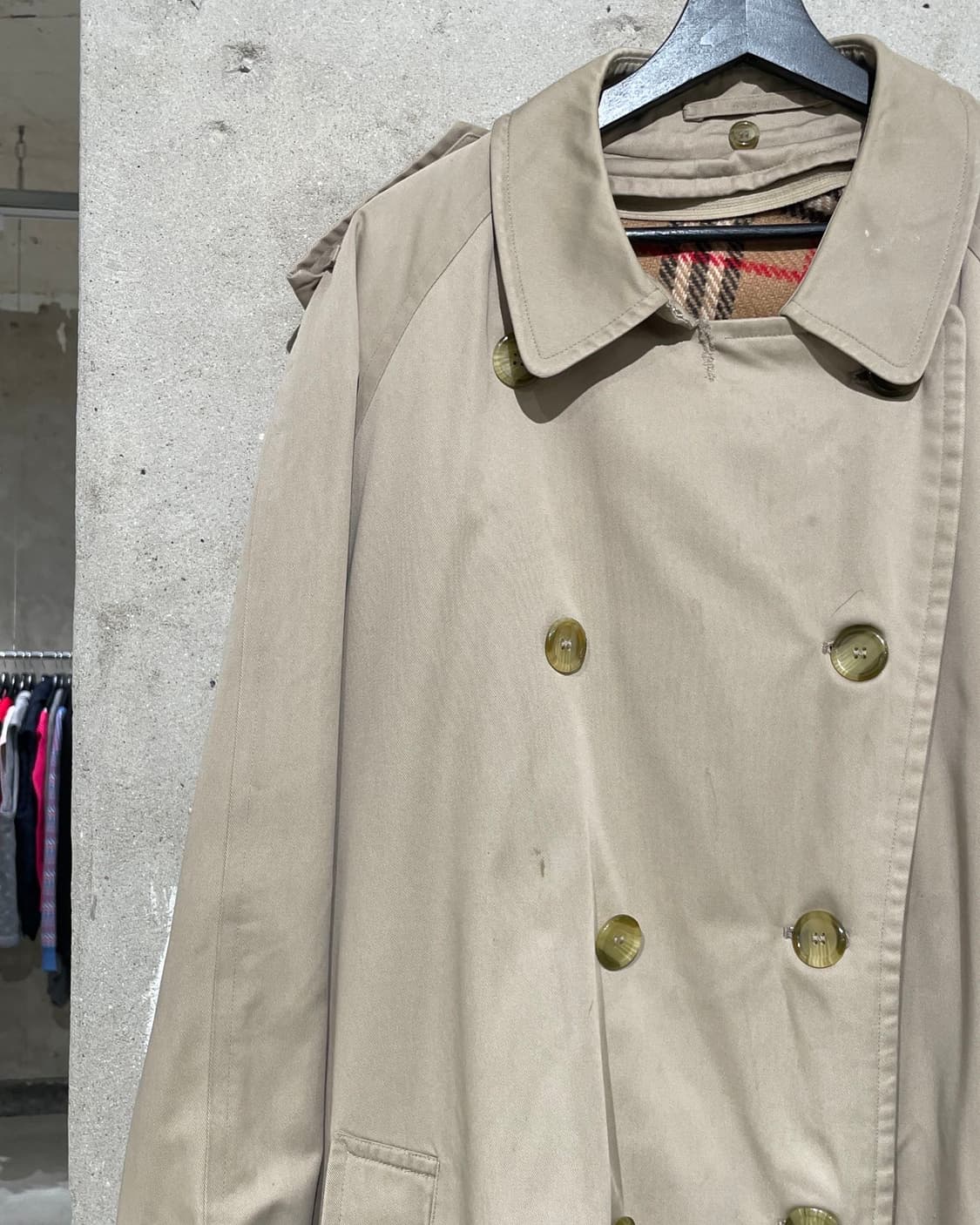 버버리 라이트 베이지 더블 브레스티드 트렌치 코트 상품이미지2