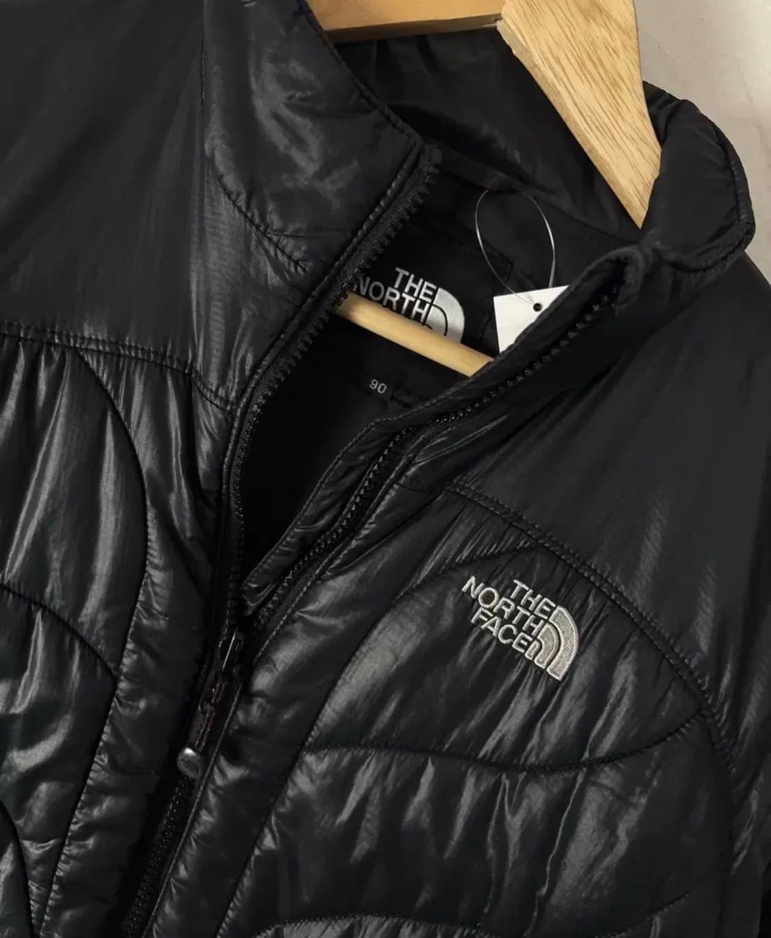 노스페이스 경량패딩 상품이미지3
