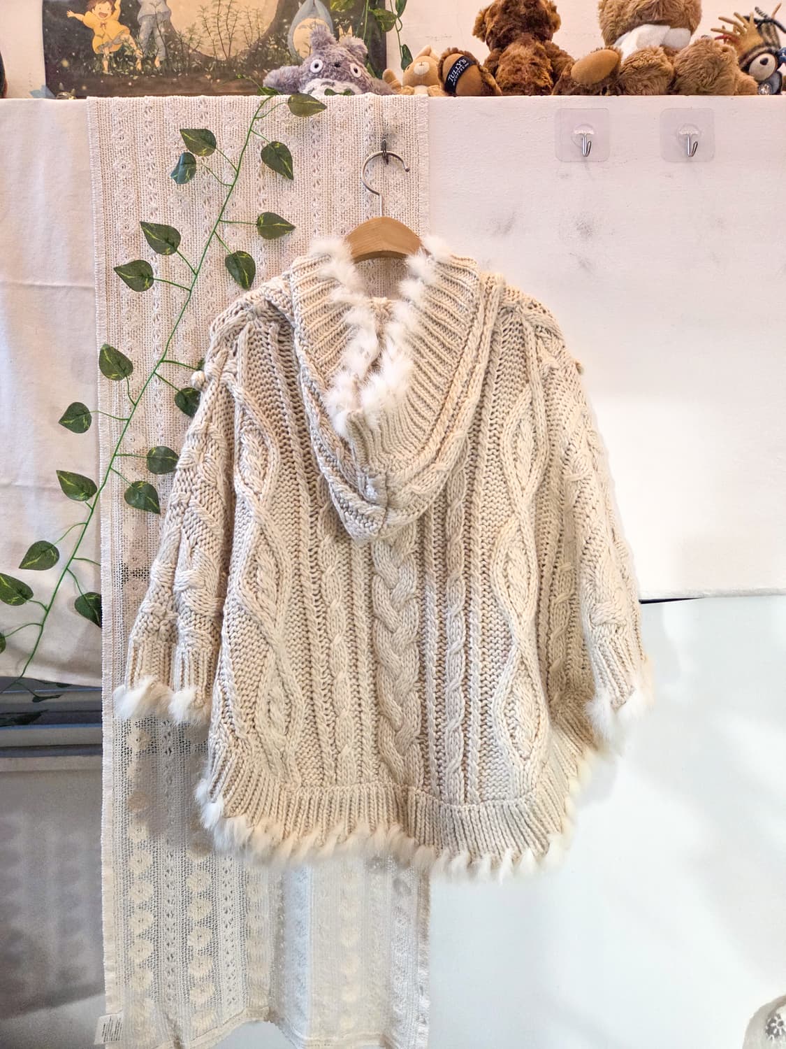 earth music 퍼 트리밍 케이프 가디건 상품이미지4